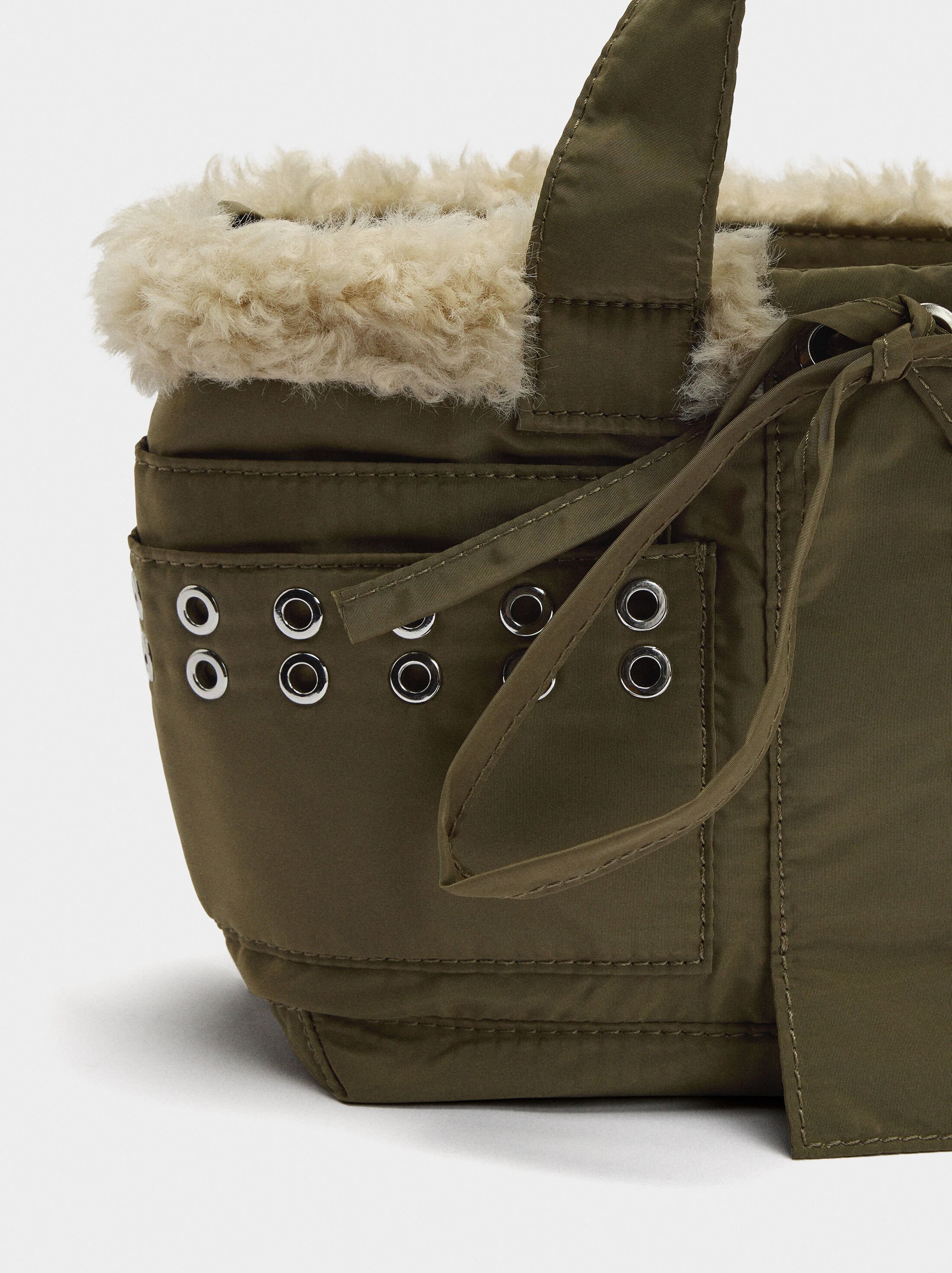 Tote bag of nylon with edge fur effect image number 2.0