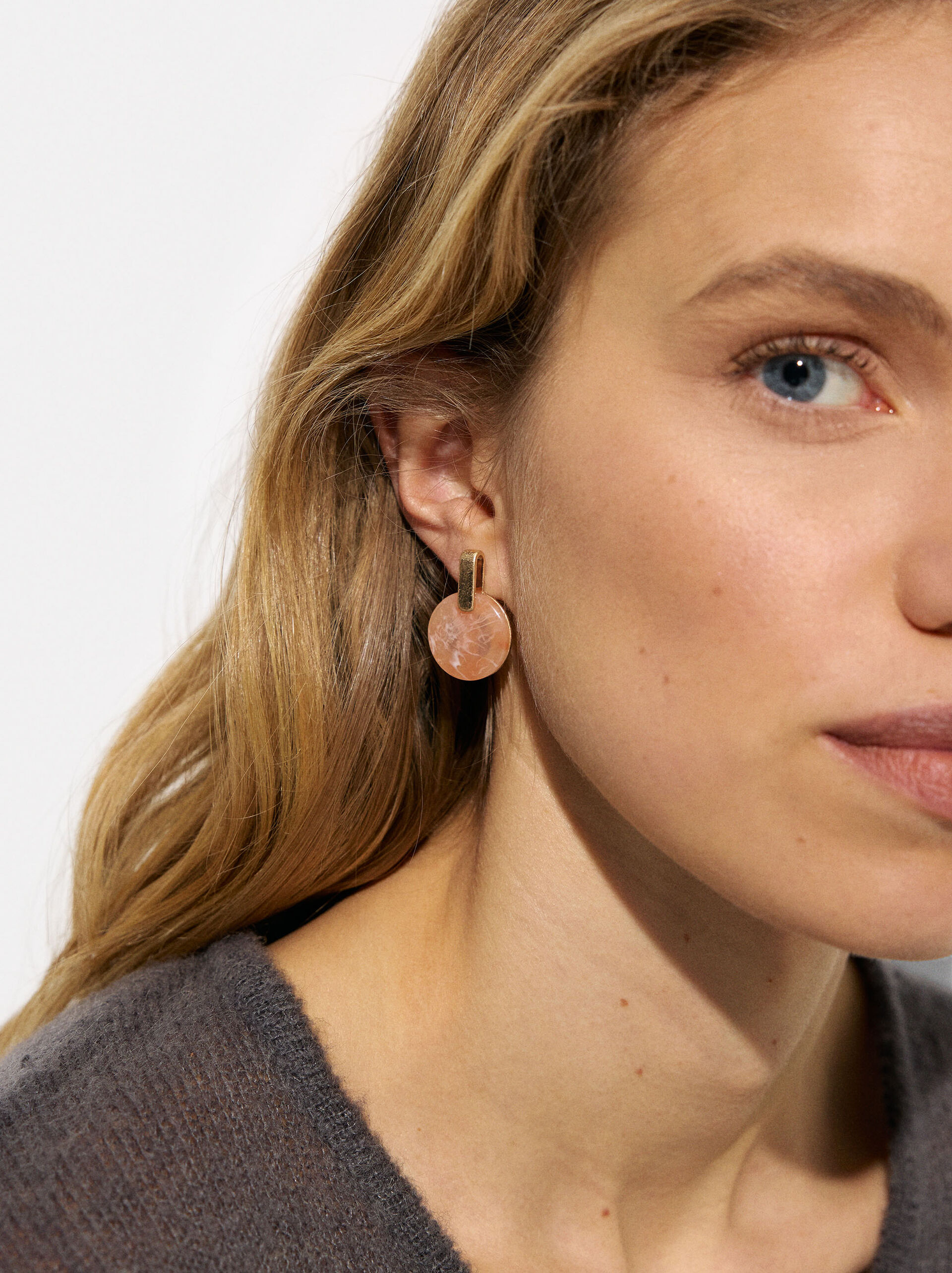 Round pearl-effect earrings image number 1.0