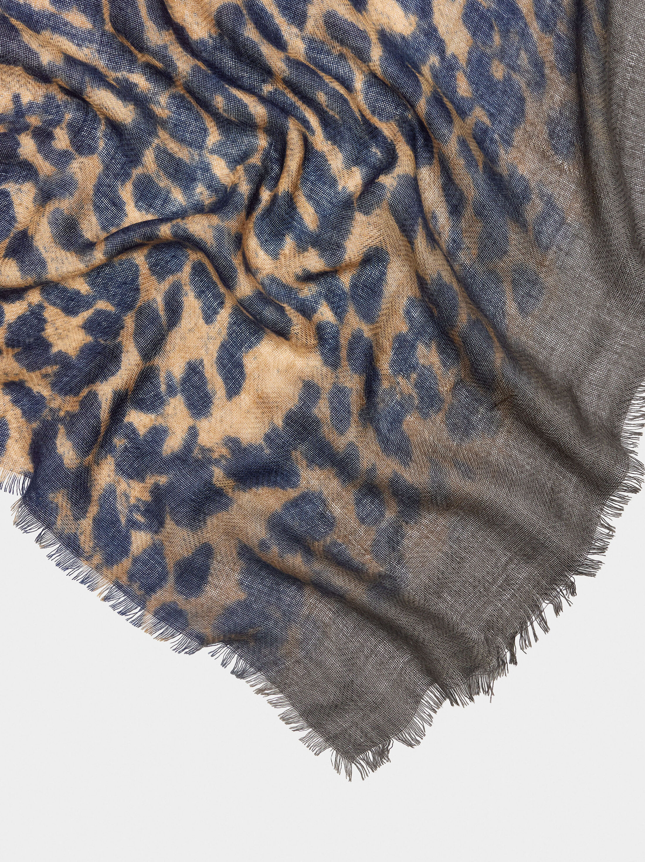Scarf with animal printed image number 1.0