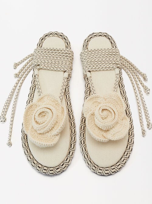Sandales À Brides En Crochet