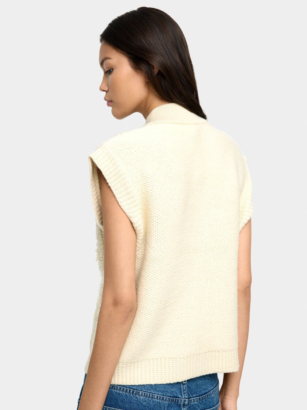 Knit vest with zipper closure