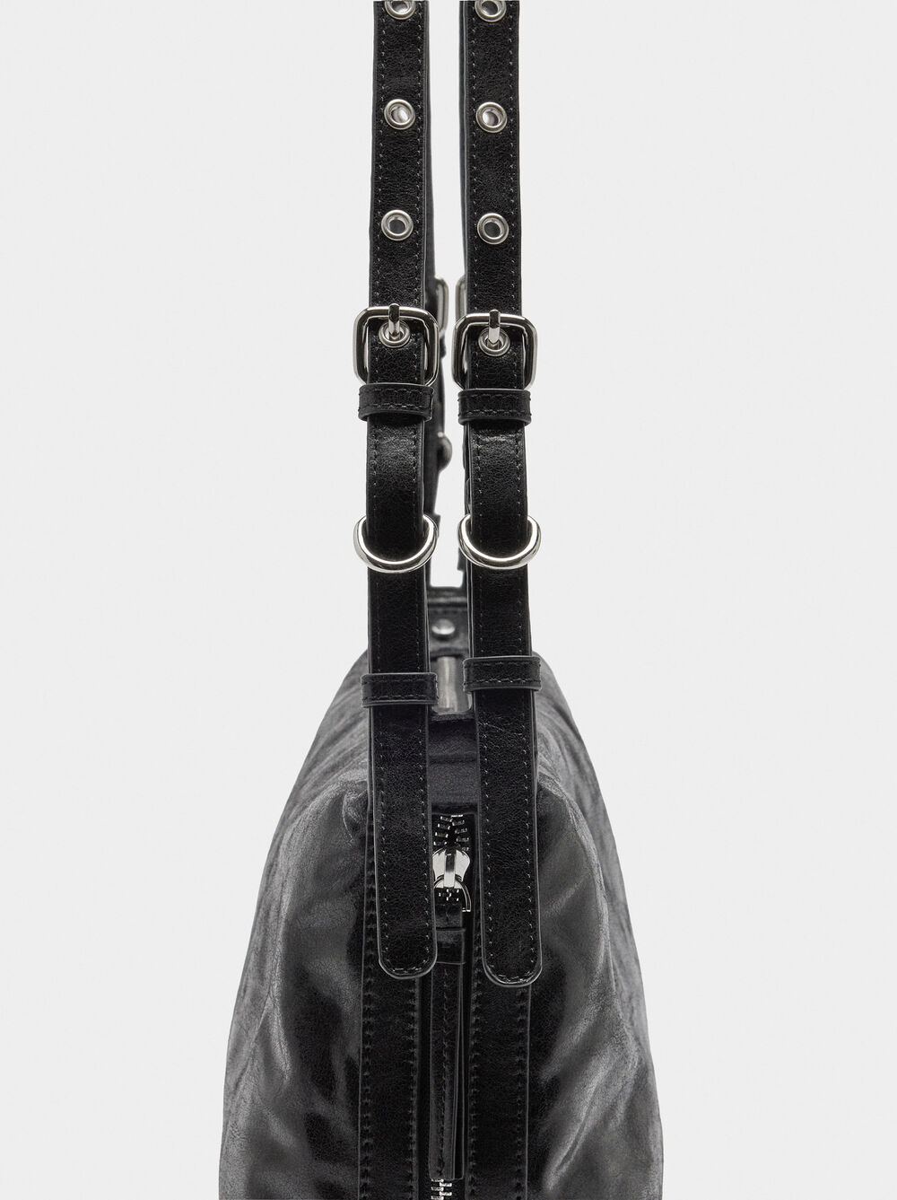 Shoulder bag with studs