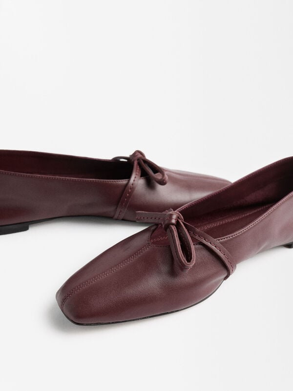 Leather ballet flats with bow