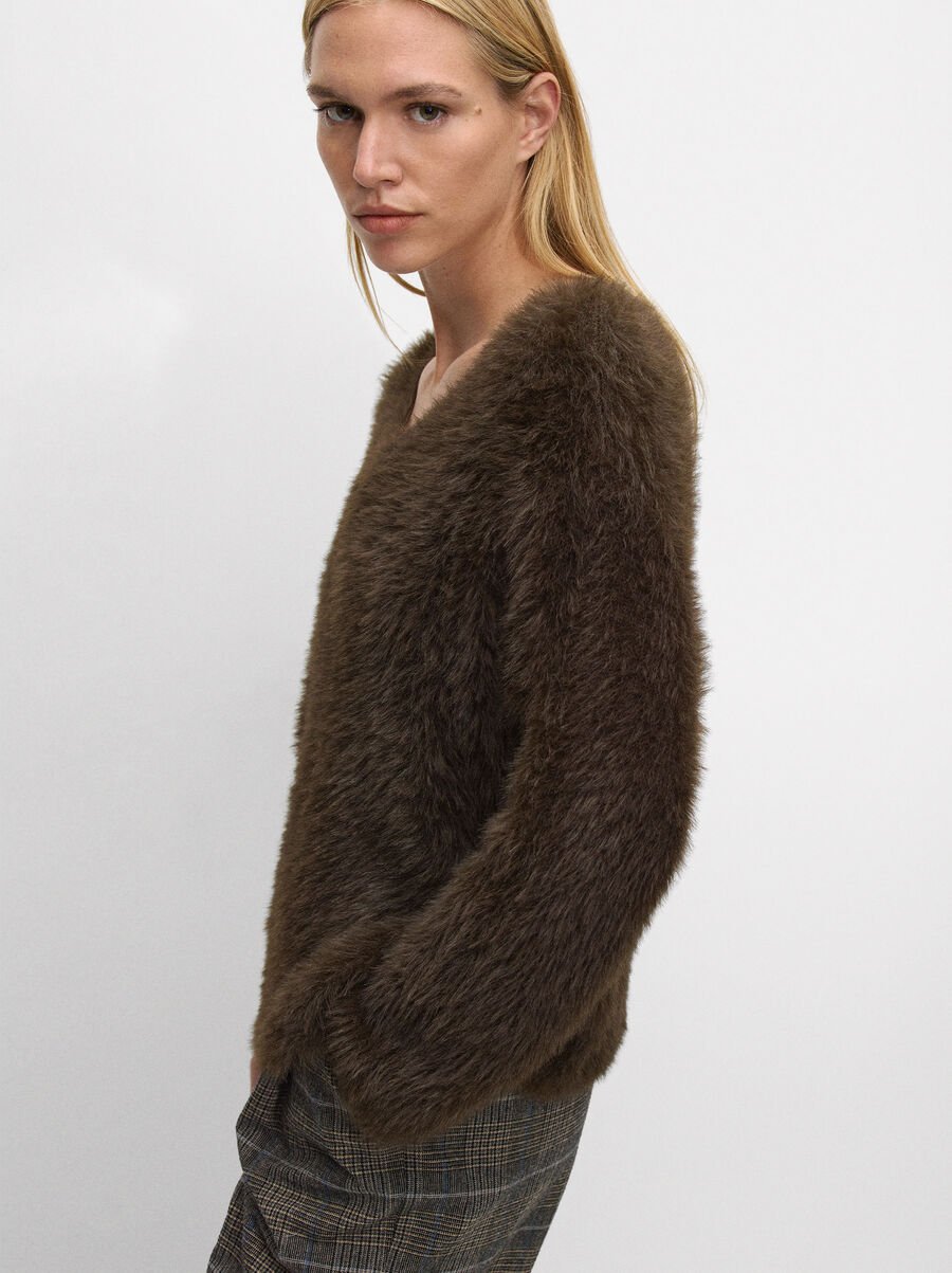 Sweater with a fur effect