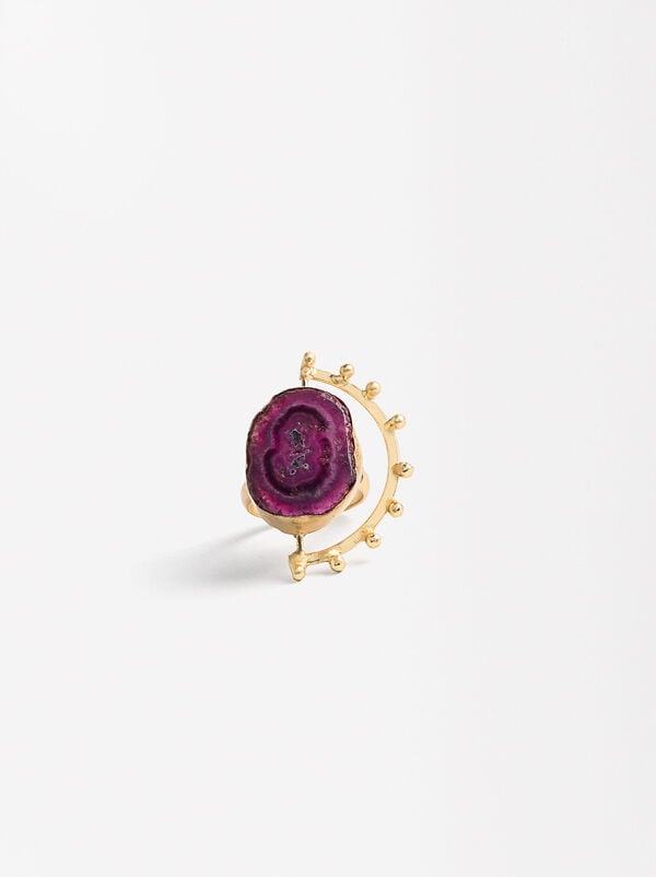 Round ring with stone