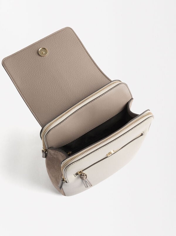 Backpack with flap closure
