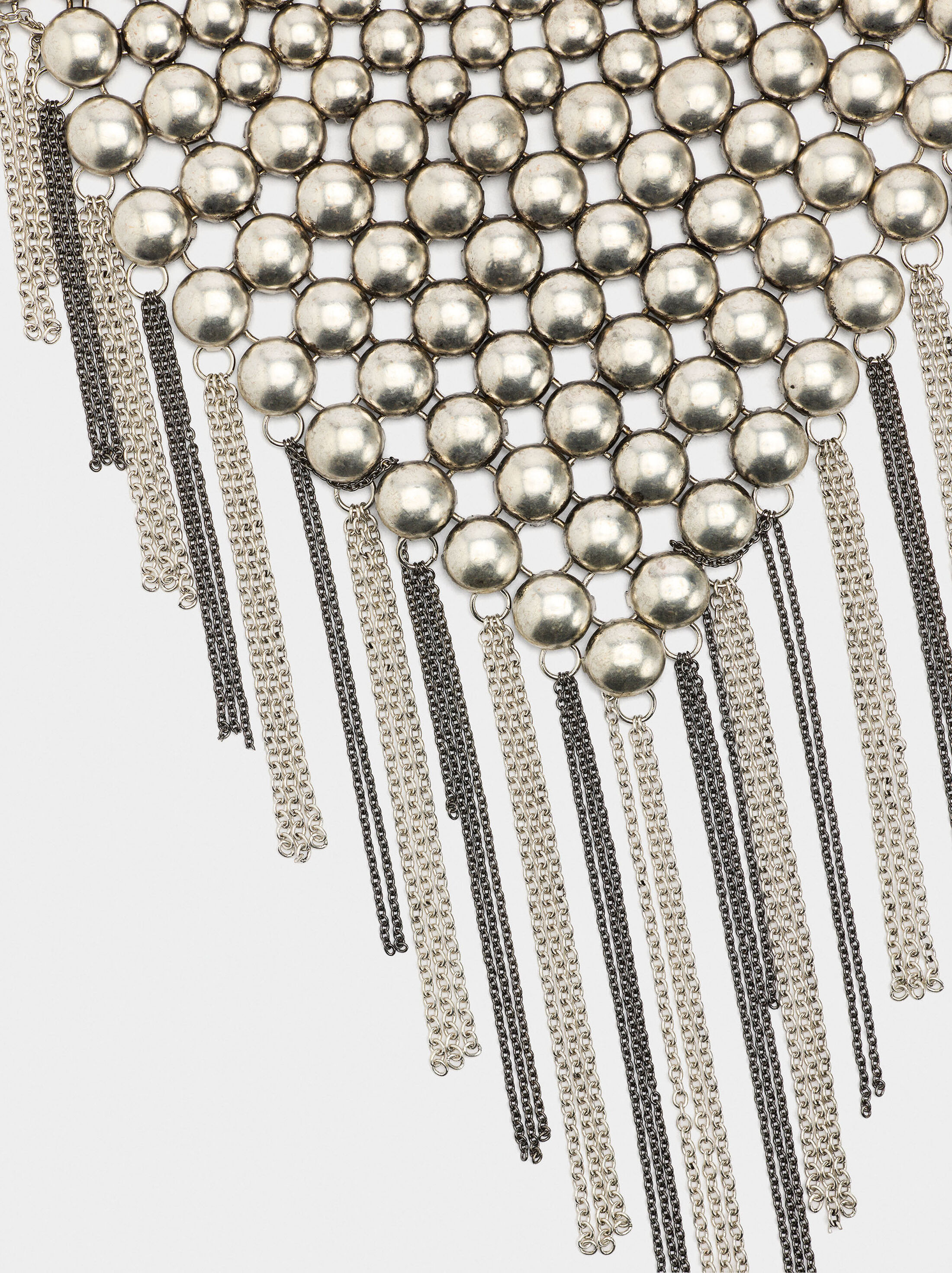 Short bib necklace with metallic fringes image number 2.0