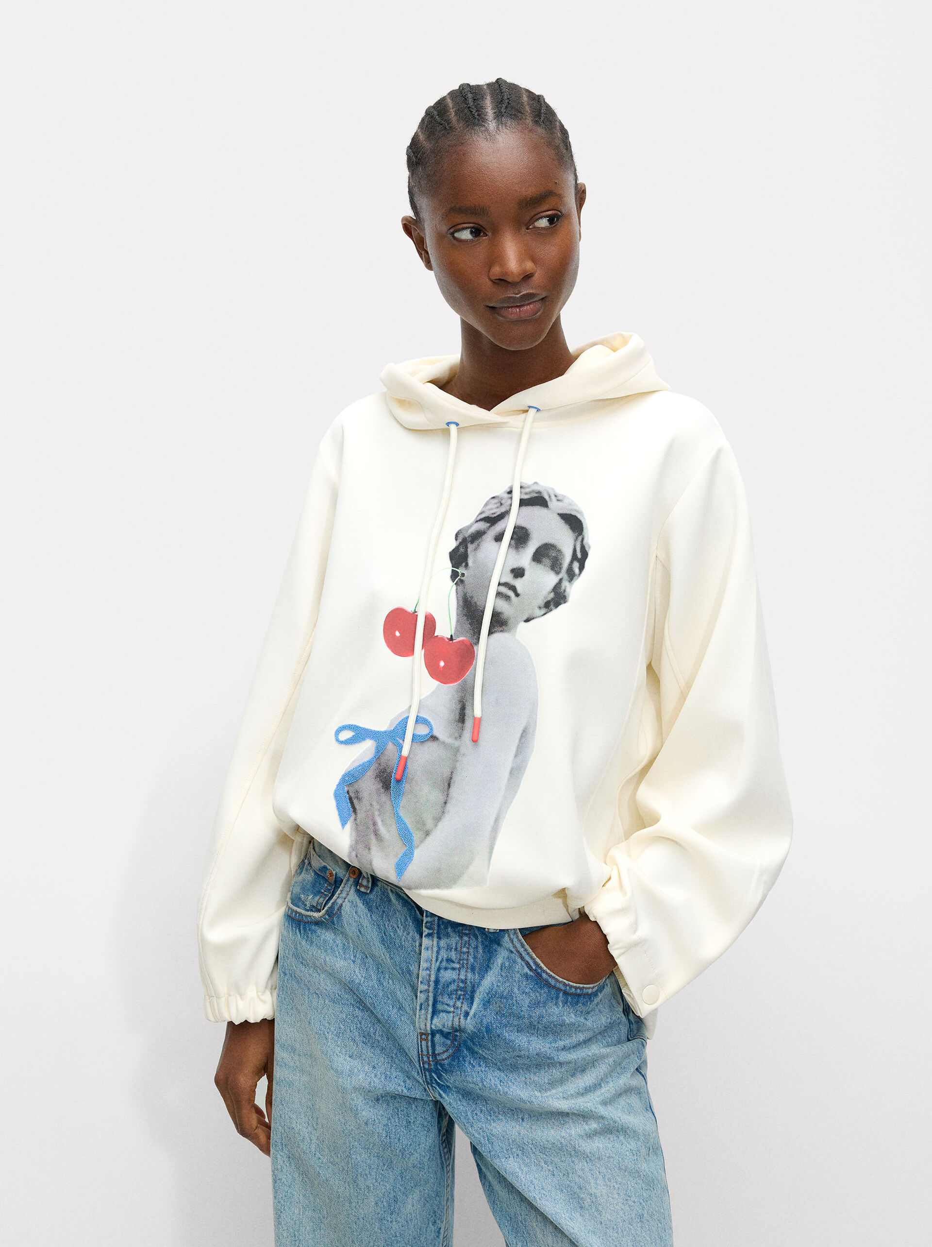 Sudadera estampada con capucha image number 2.0