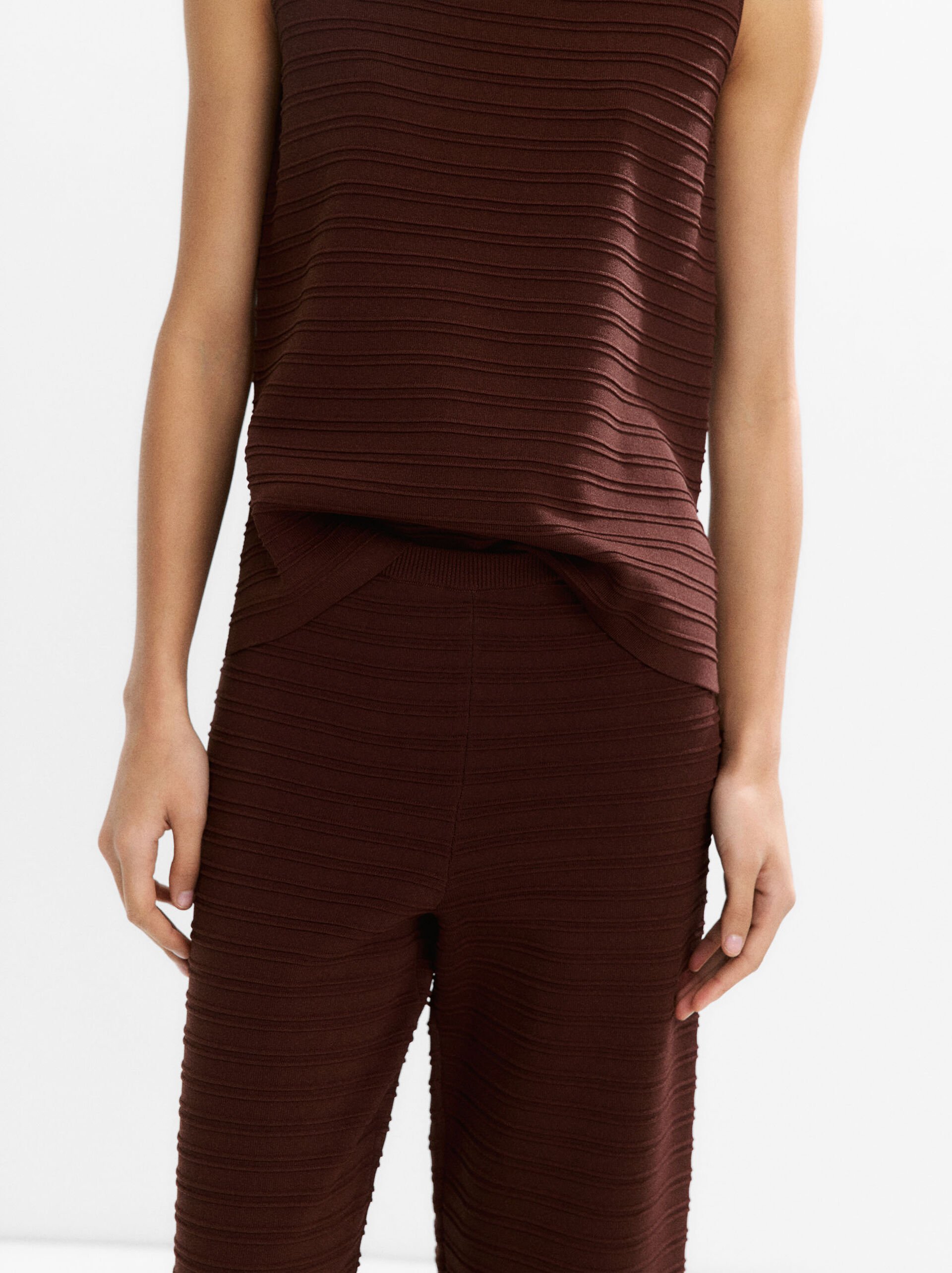 Ribbed knit top image number 4.0