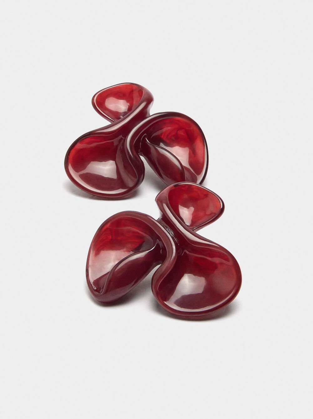 Ohrringe mit Blume aus Harz