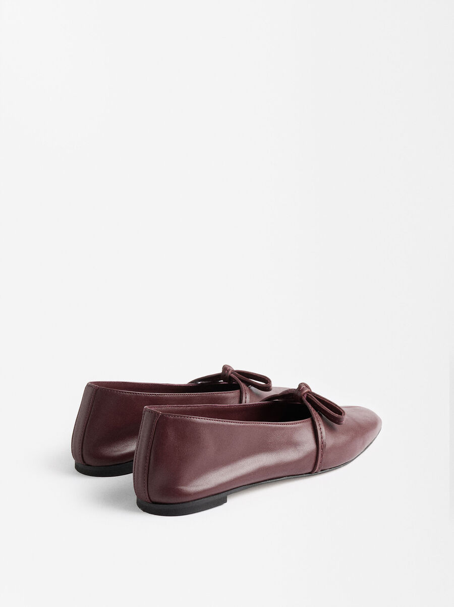 Leather ballet flats with bow