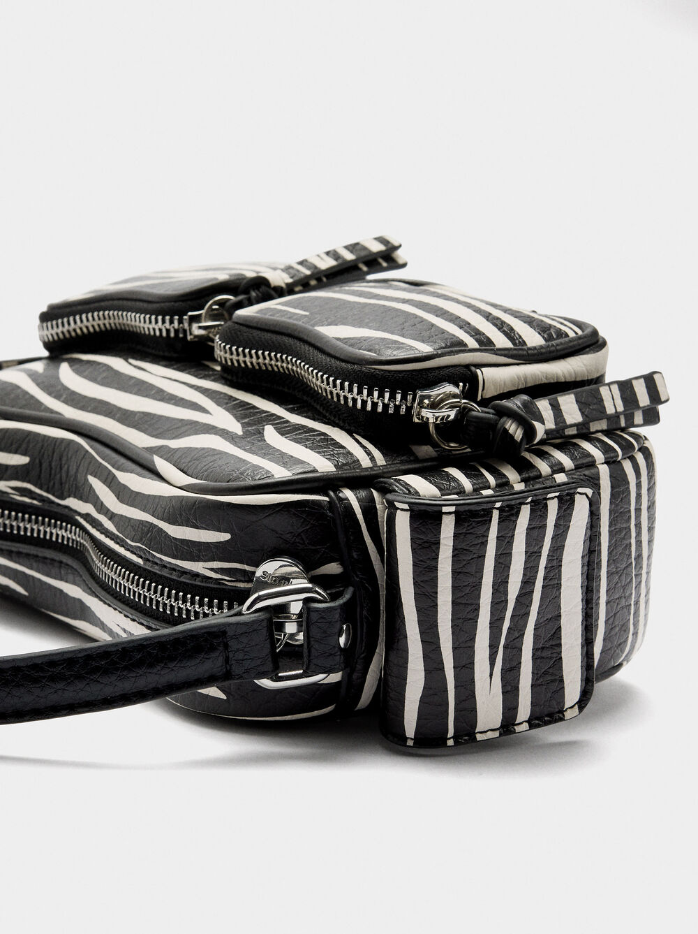 Printed crossbody bag with animal print