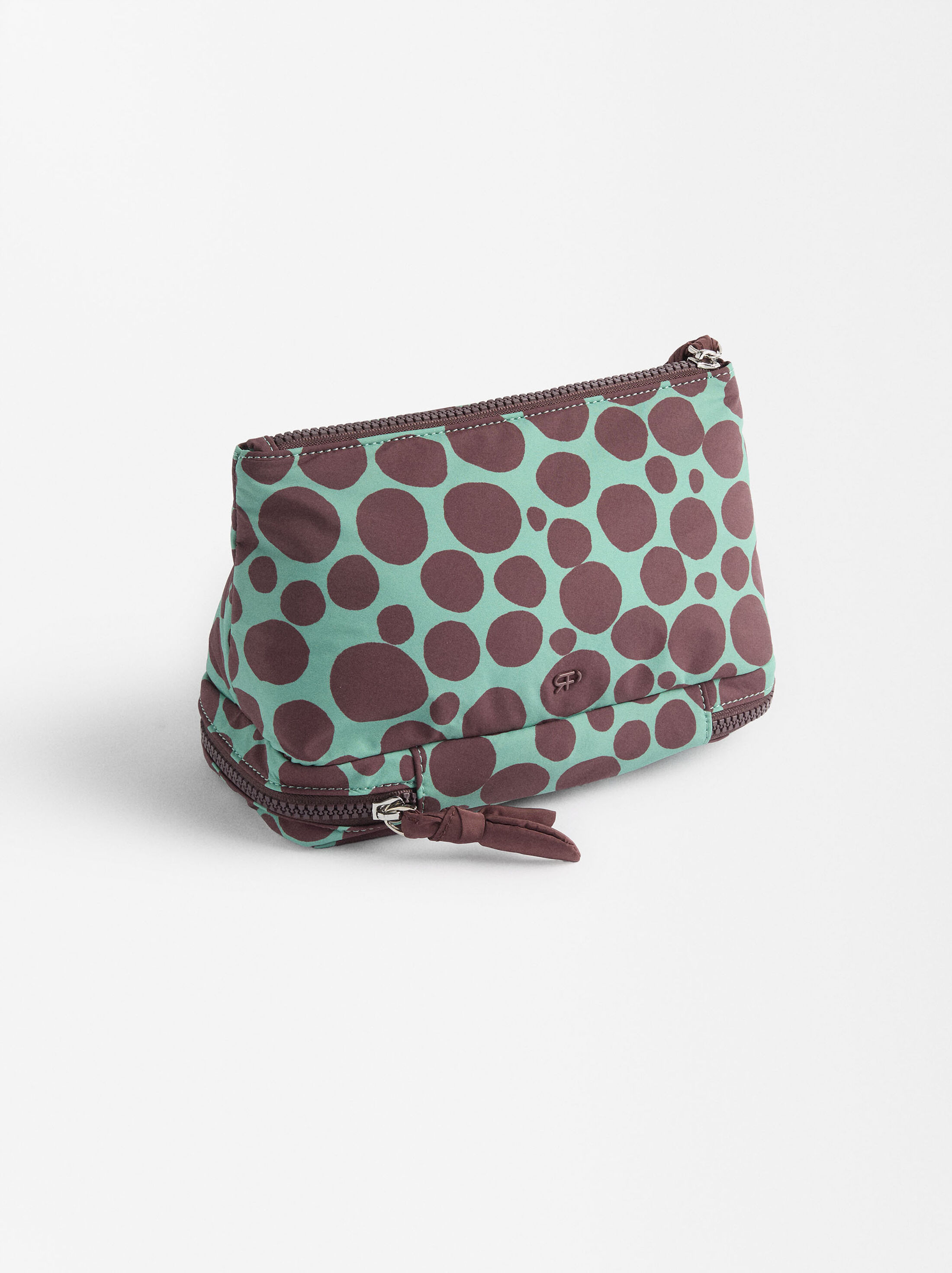 Printed nylon toiletry bag image number 2.0