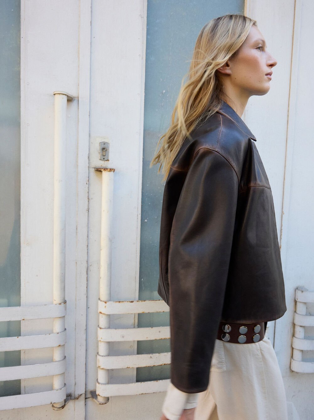 Chaqueta de piel con pespuntes