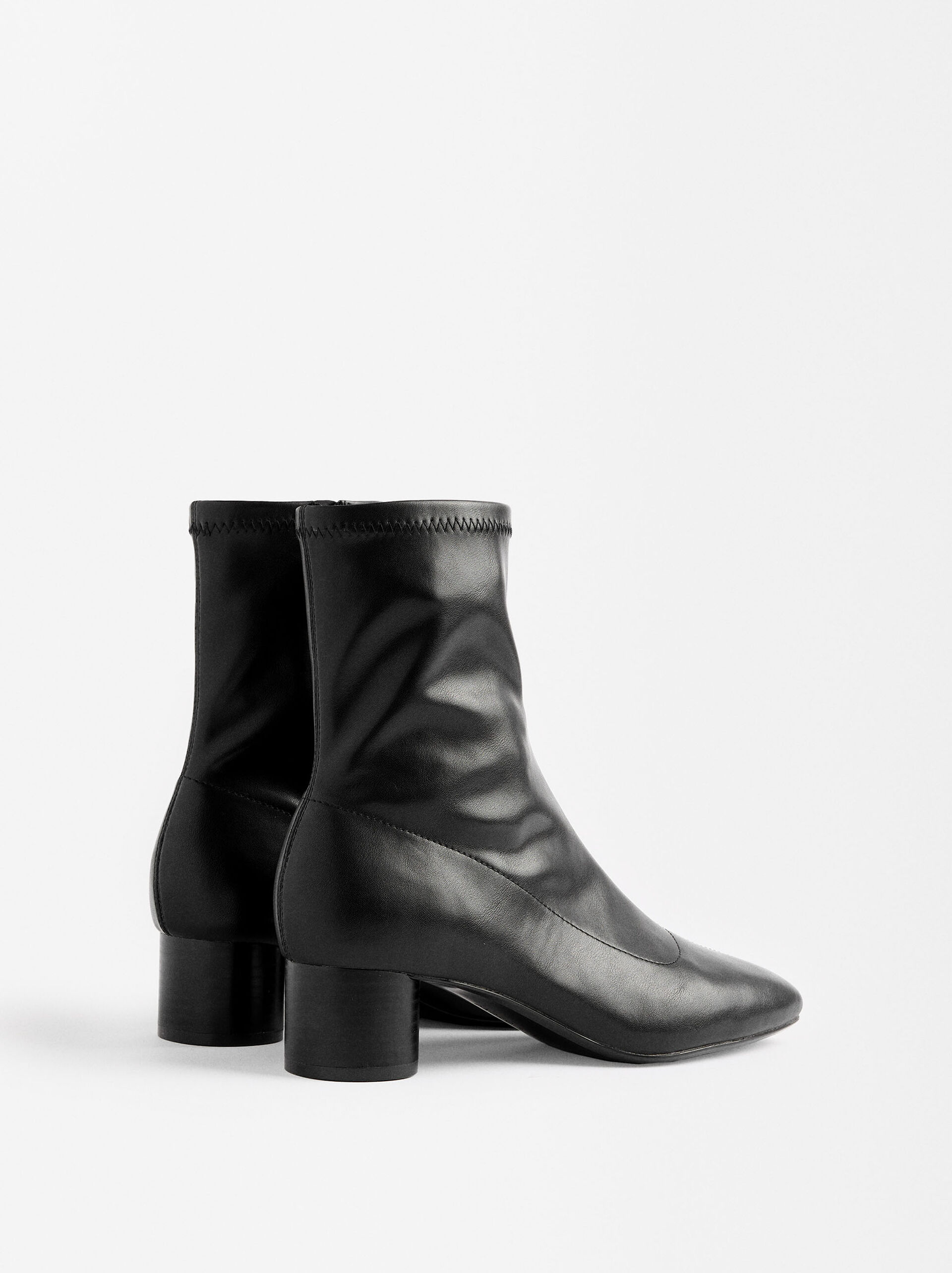 Elastic ankle boots with heels image number 4.0