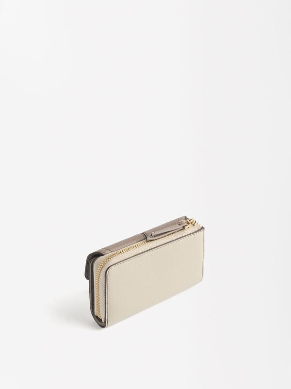 Wallet with flap closure