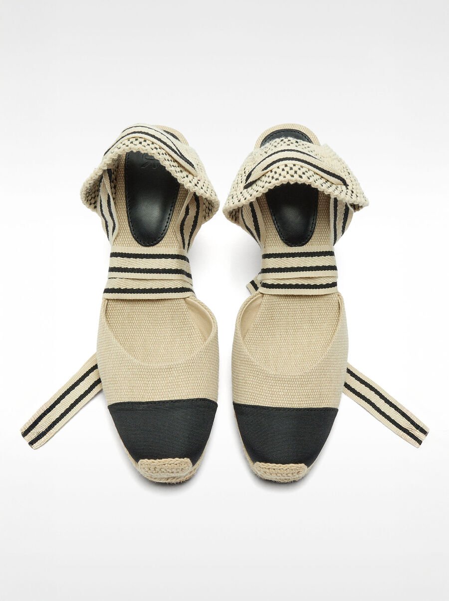 Bicolor fabric wedges with strap