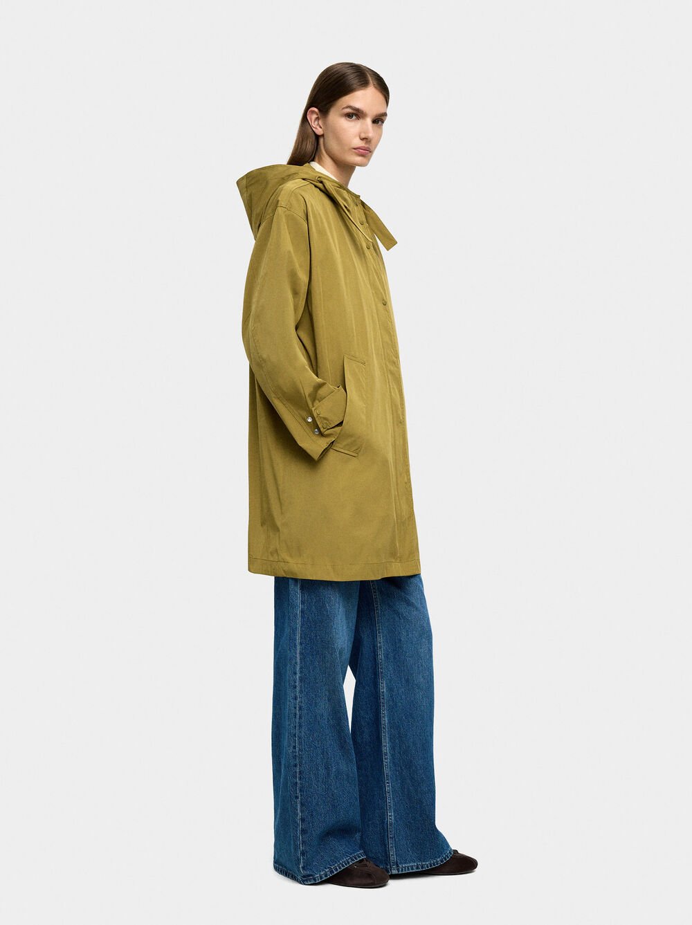 Light parka with hood
