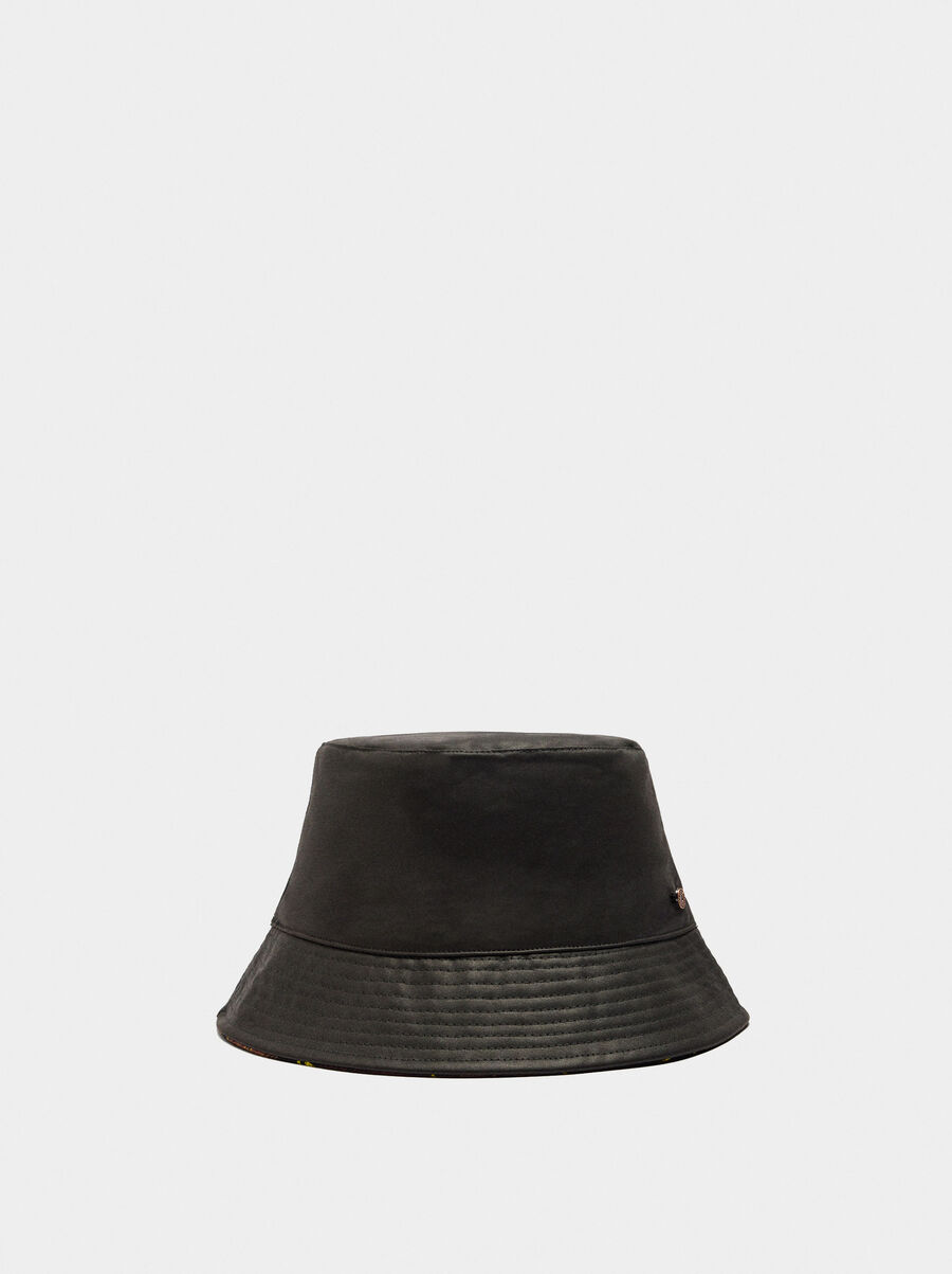 Bucket hat