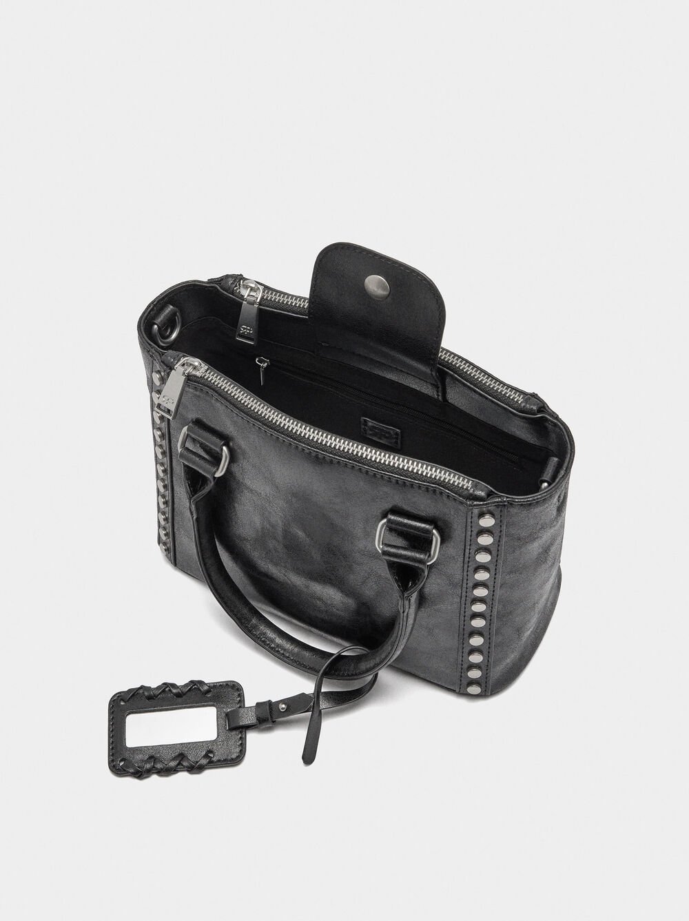 Bossa tote amb tatxes