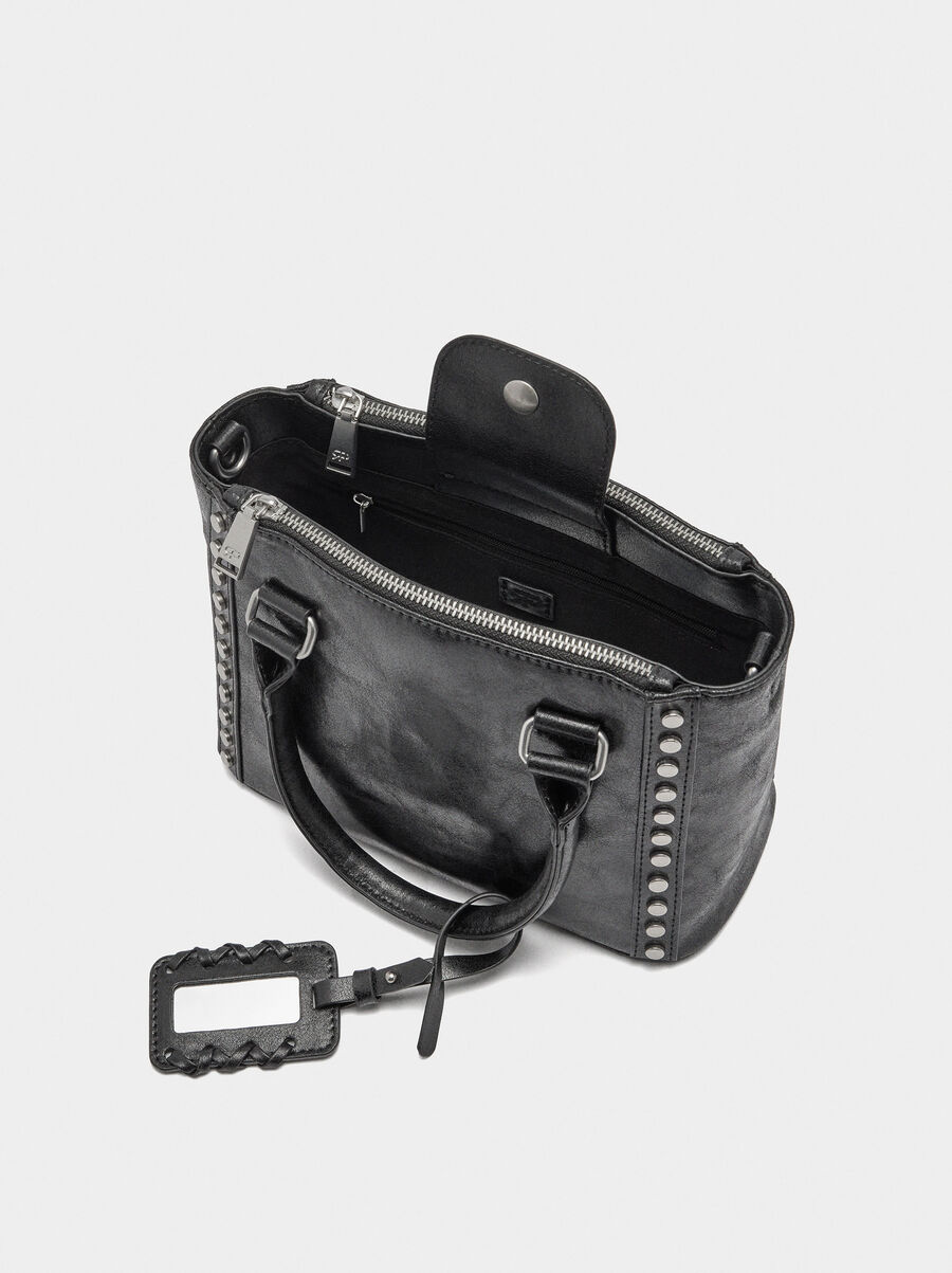 Bolso tote con tachuelas