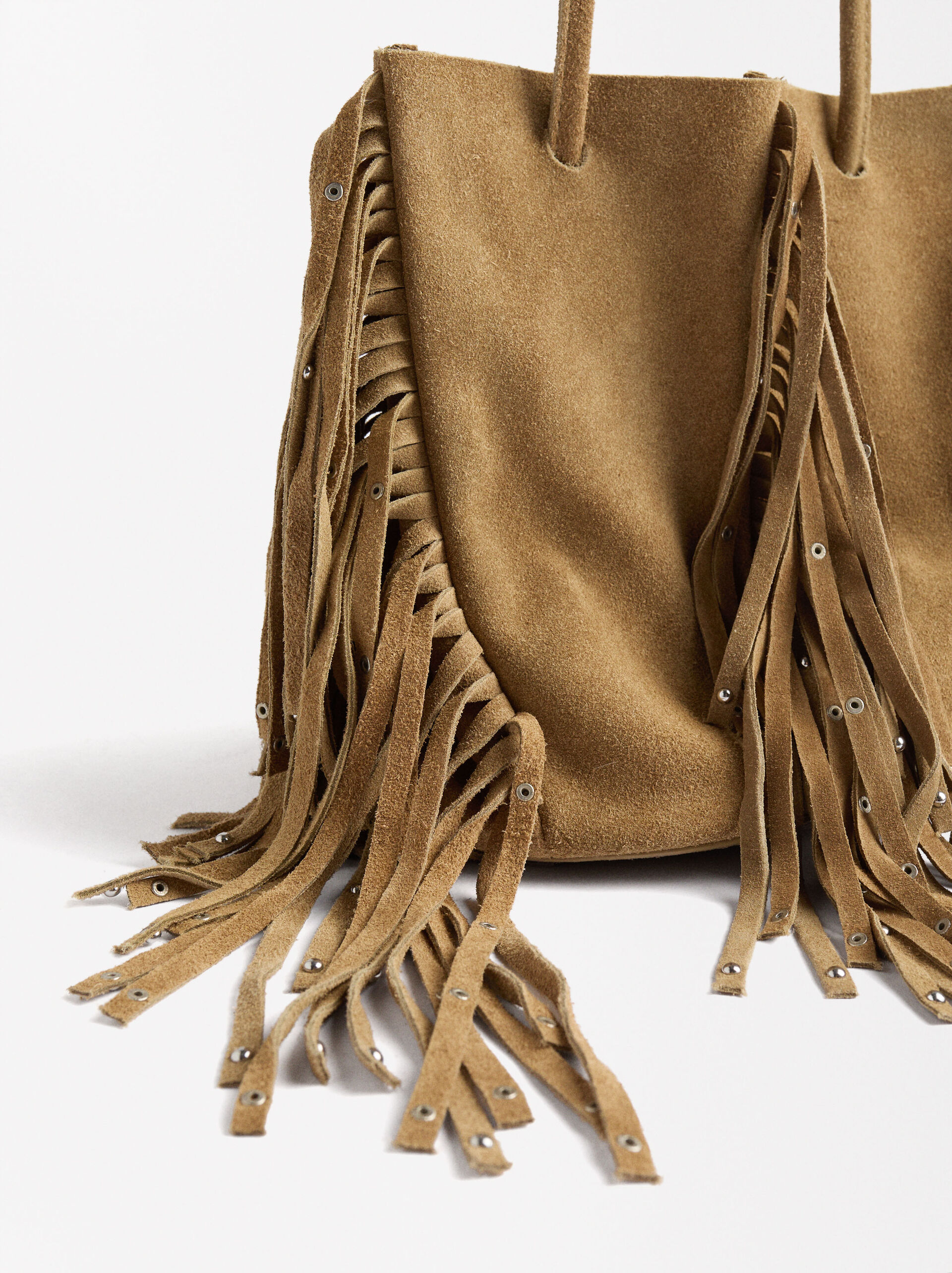 Leather bucket bag with fringes image number 2.0