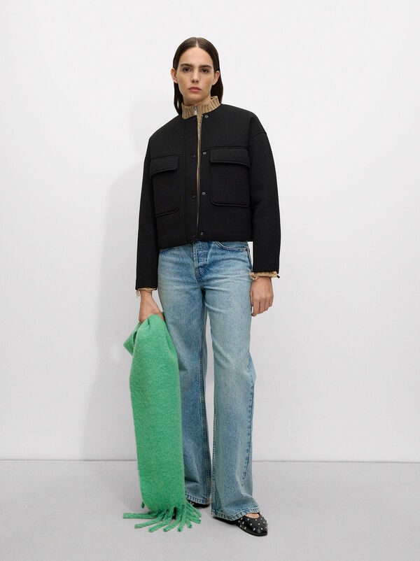 Light jacket with pockets