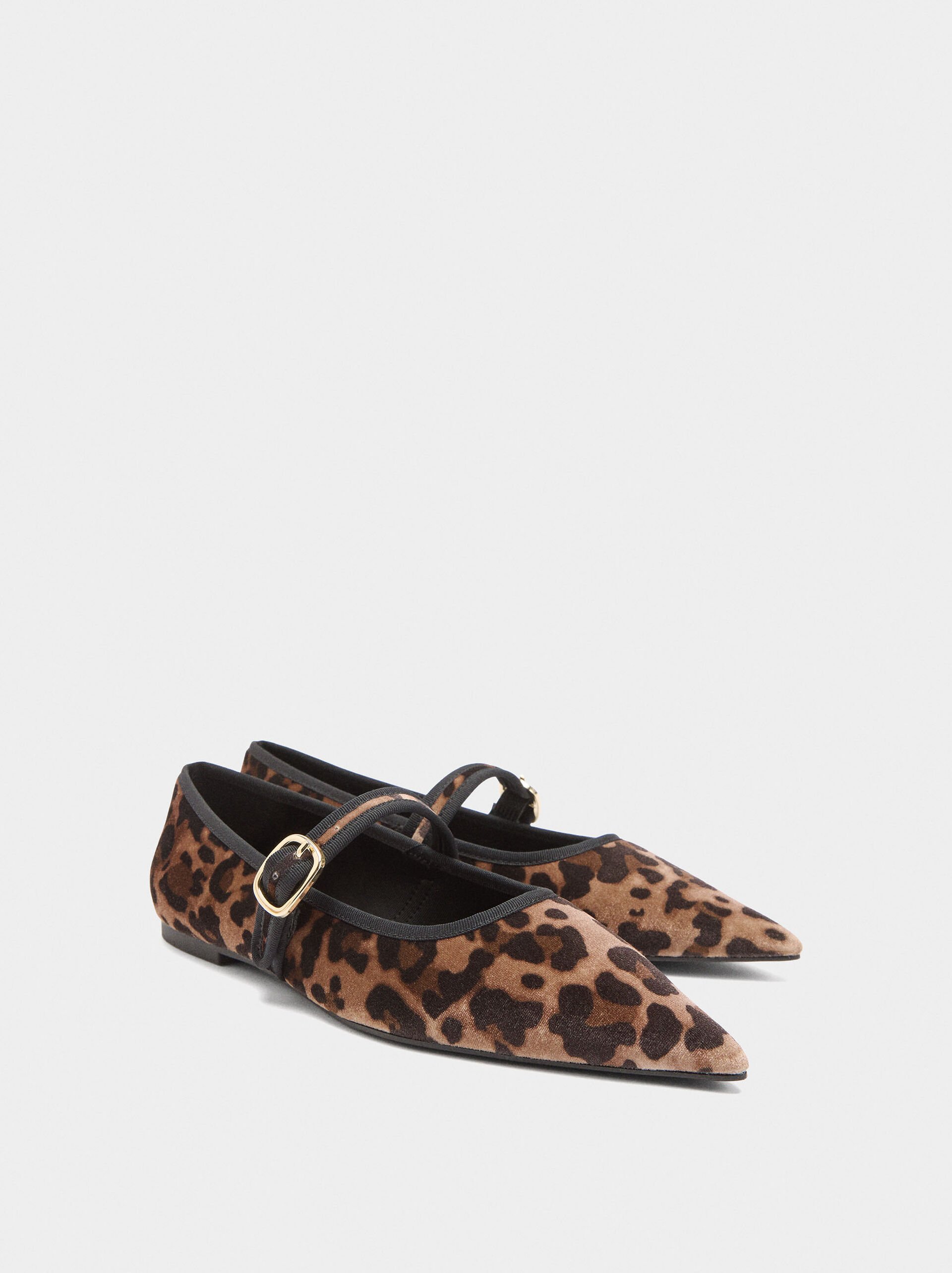 Ballet flats with animal printed pattern image number 2.0