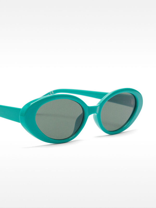 Oval sunglasses