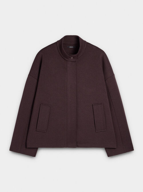 Light jacket with pockets