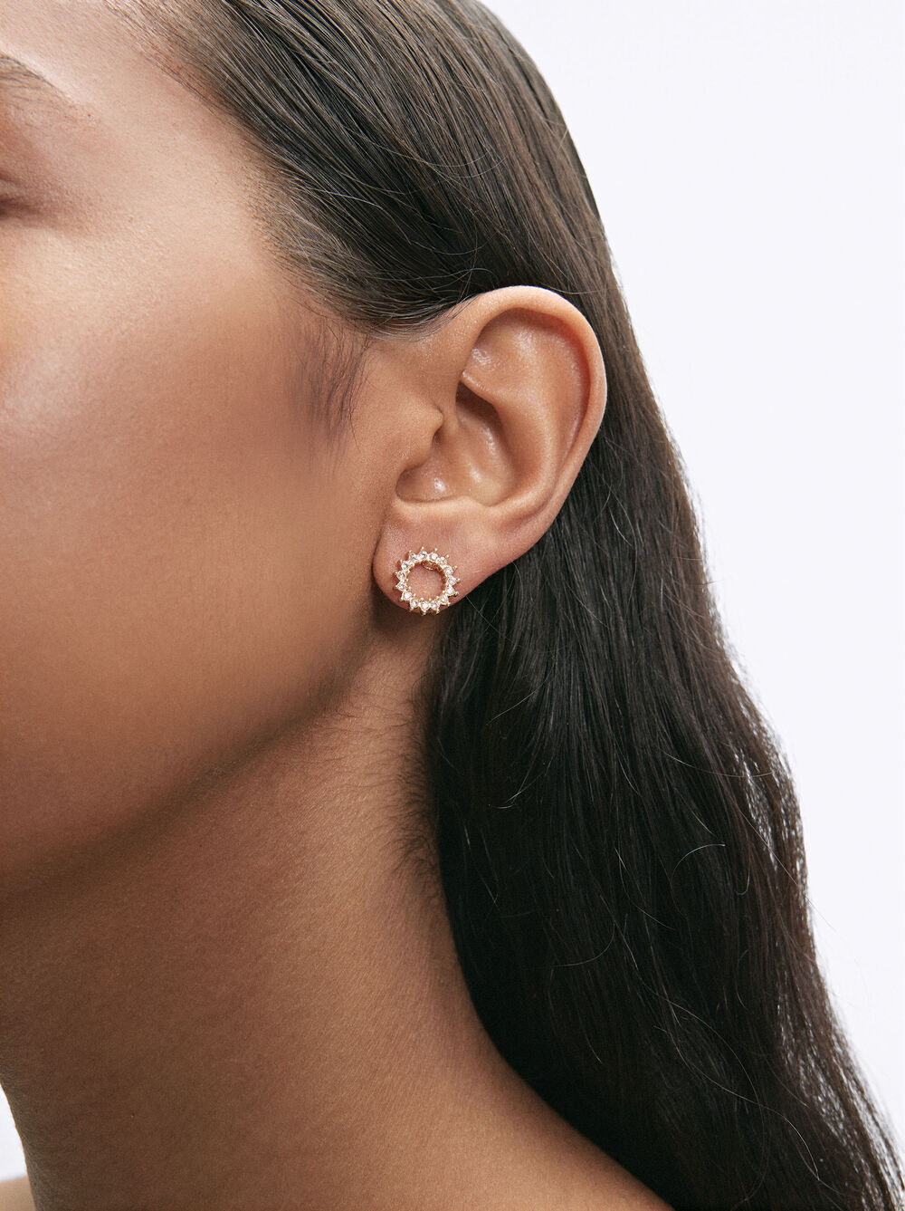 Boucles d'oreilles dorées avec zircone