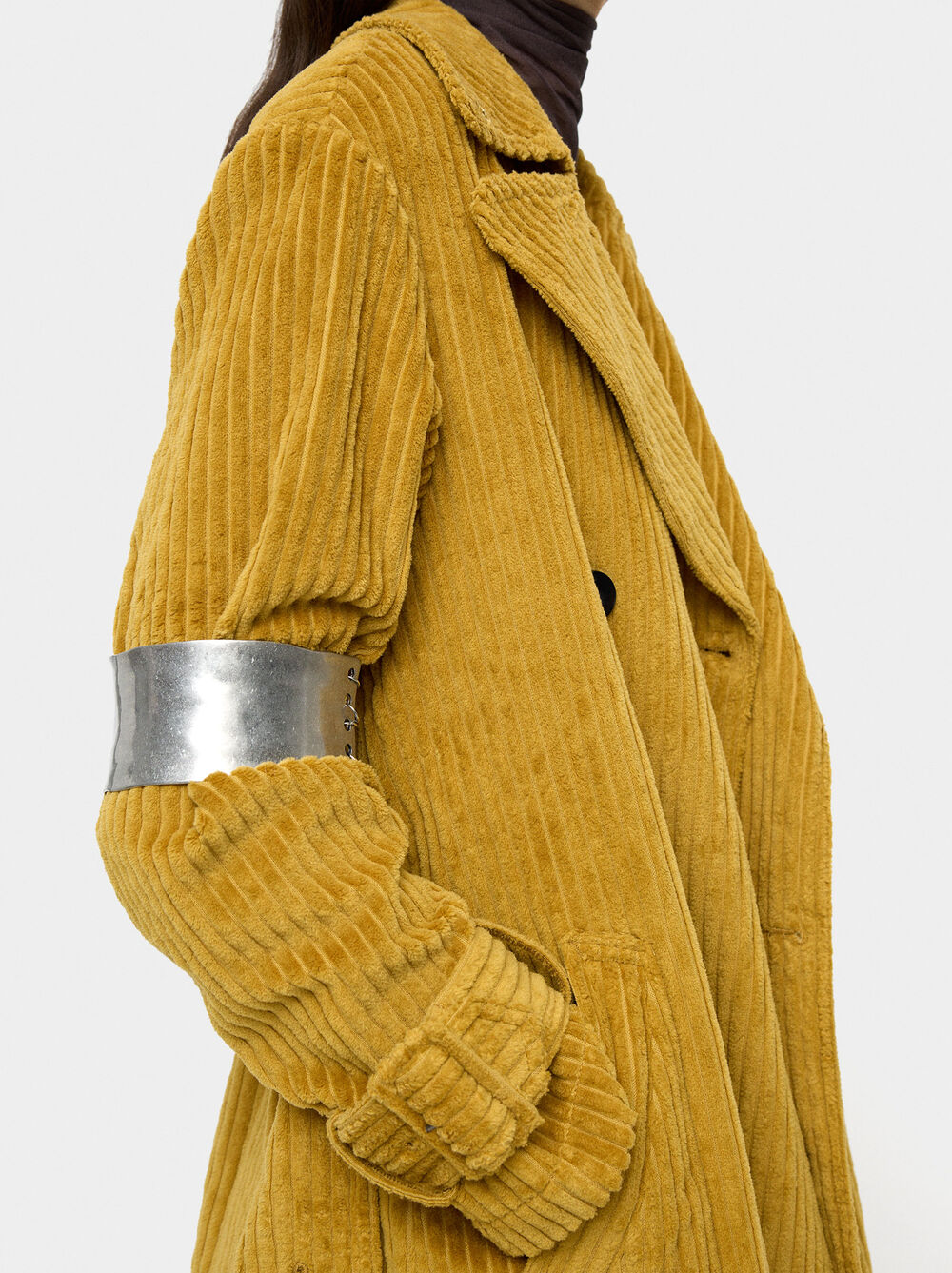 Bracelet large avec cordons 