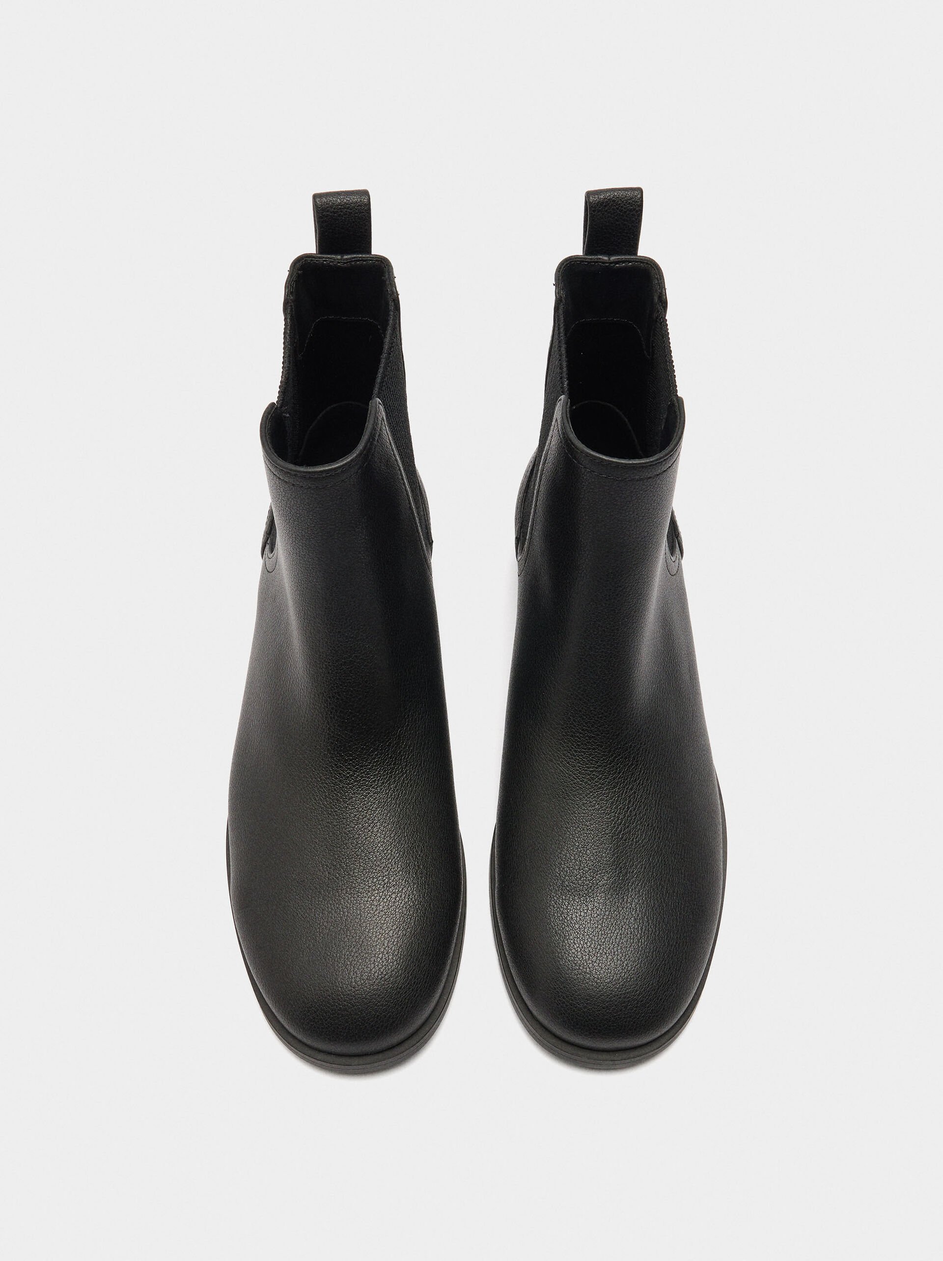 Chelsea boots image number 0.0