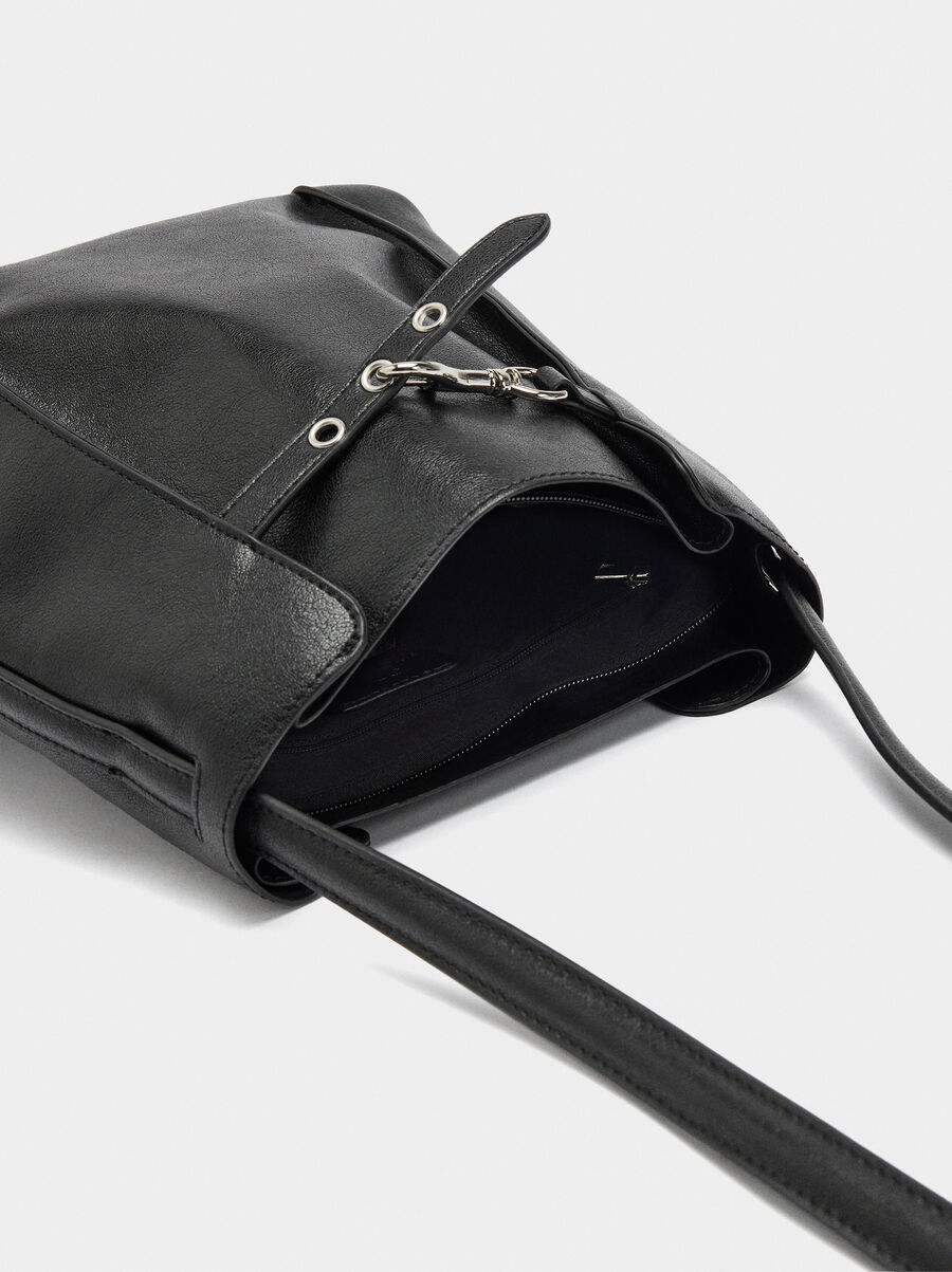 Bucket bag with side folds