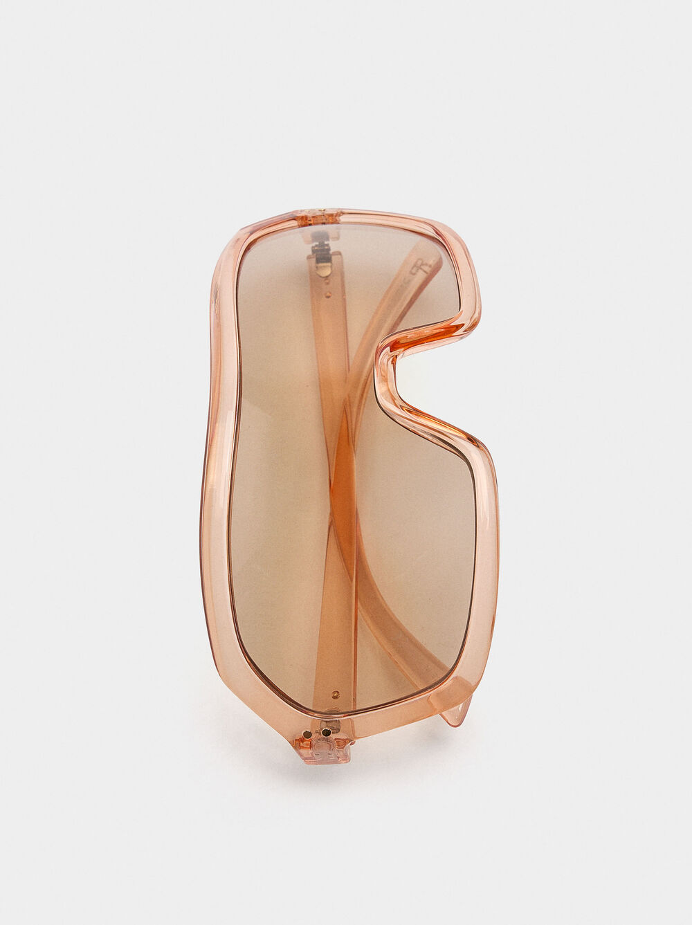 Ulleres de sol semitransparents