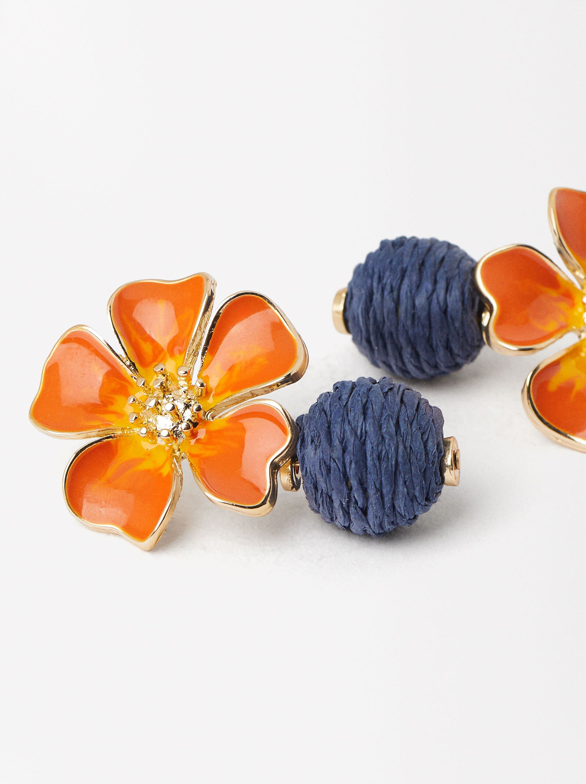 Flower Earrings With Raffia image number 2.0