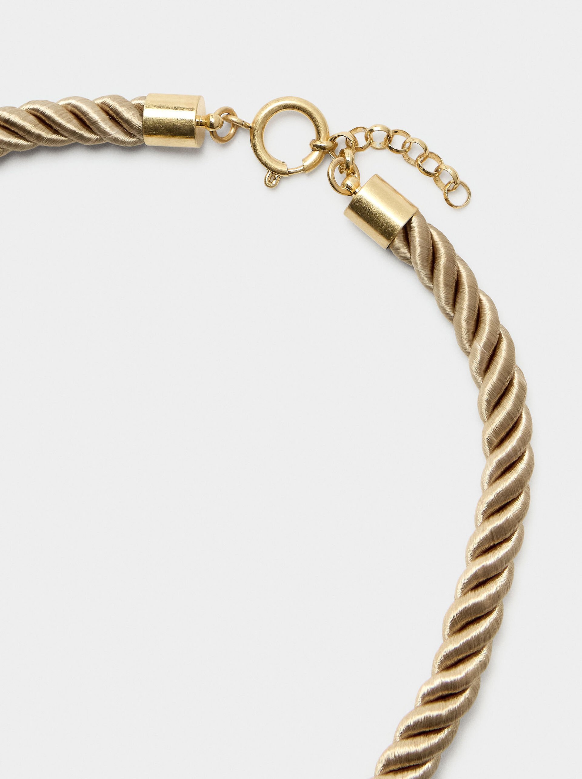 Short necklace with heart image number 3.0