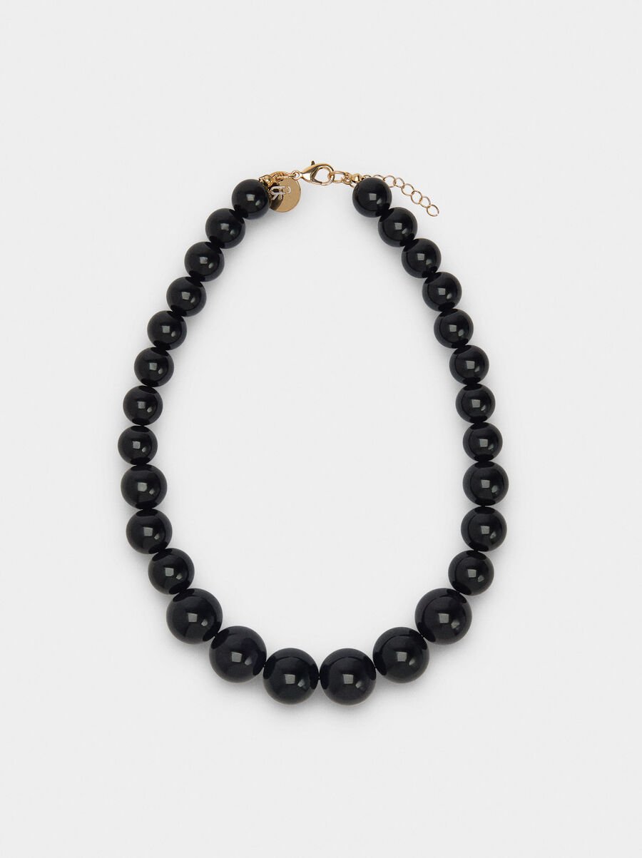 Collar corto con abalorios  