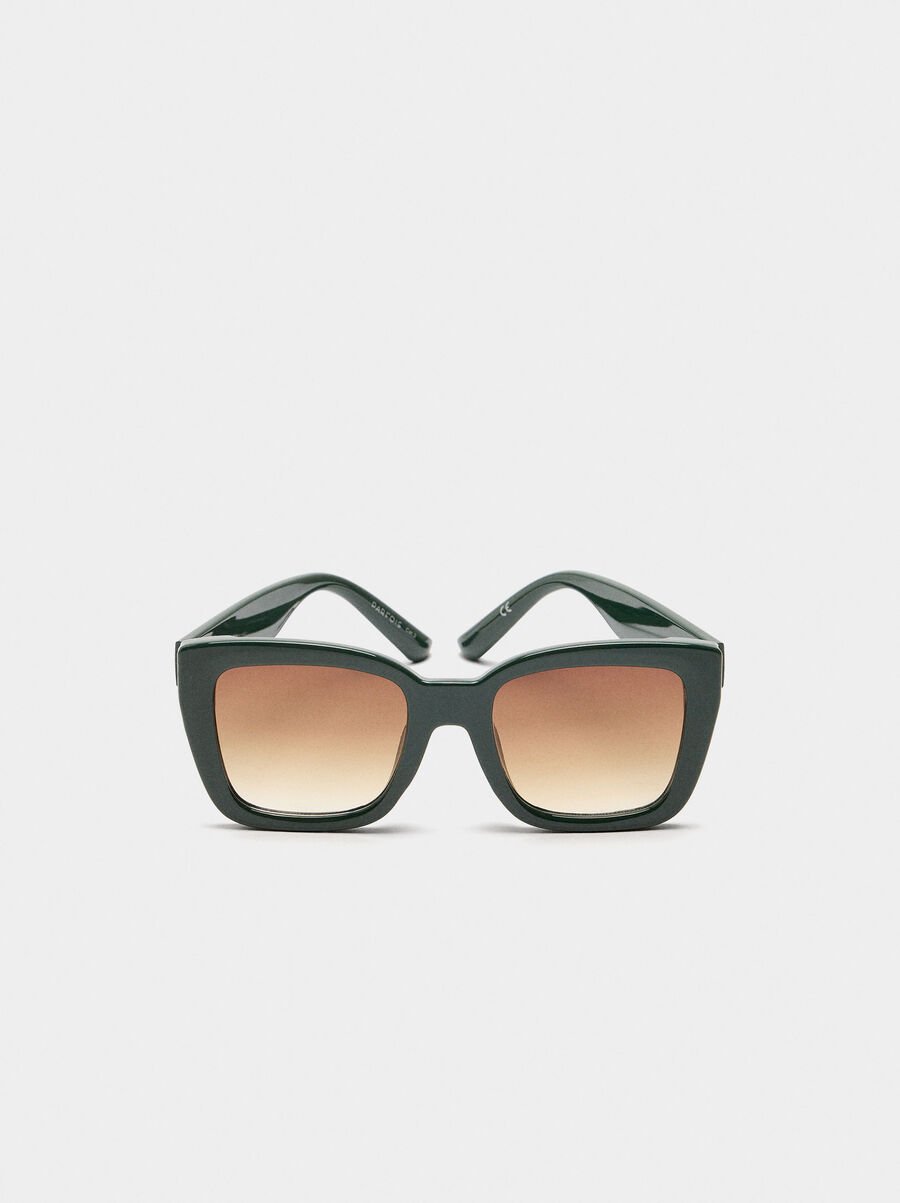 Sunglasses with squares