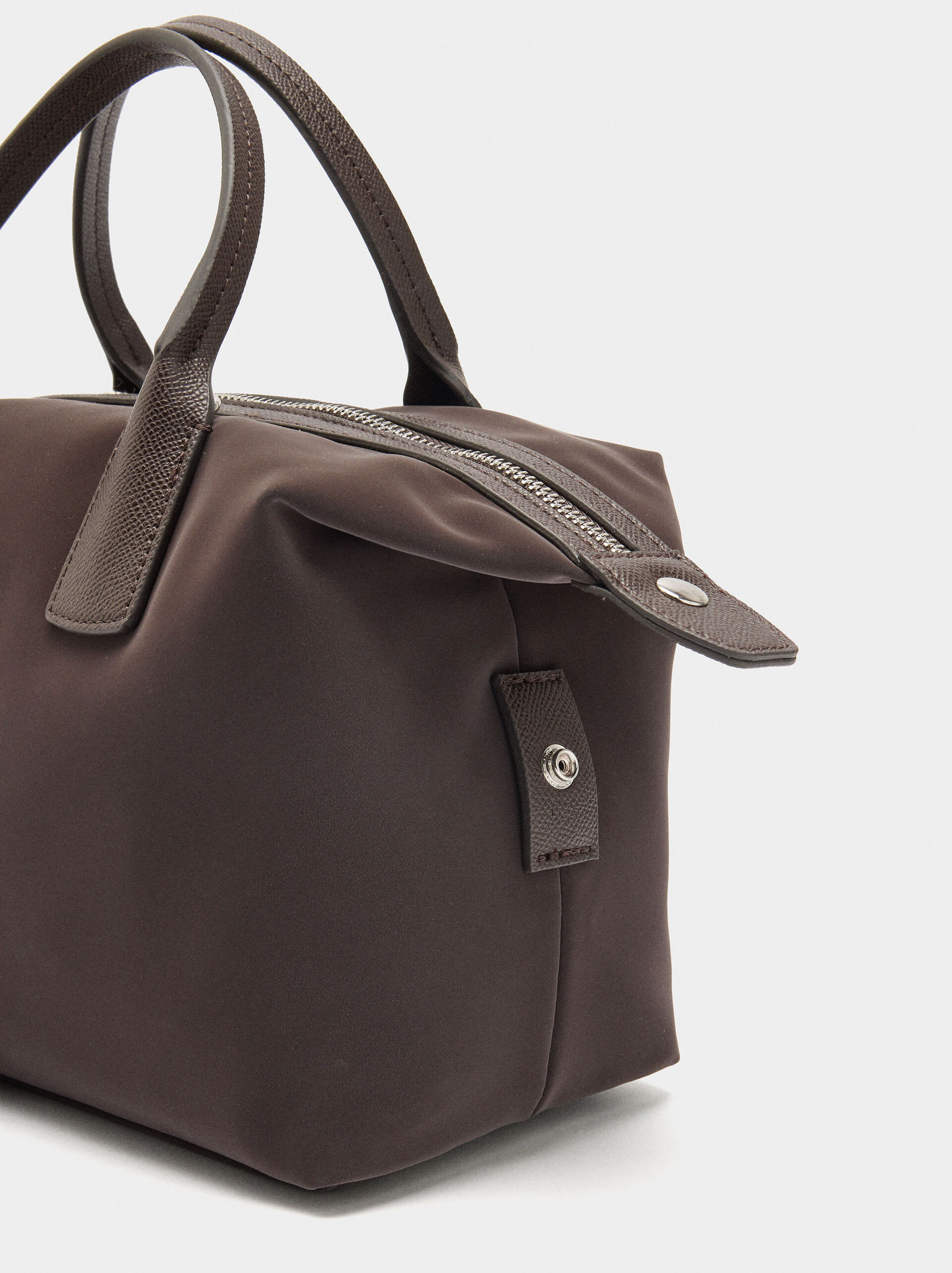 Sac cabas texture douce avec pendentif image number 2.0