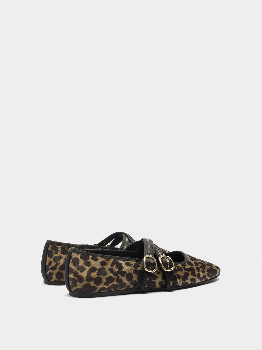 Ballet flats with animal printed fabric