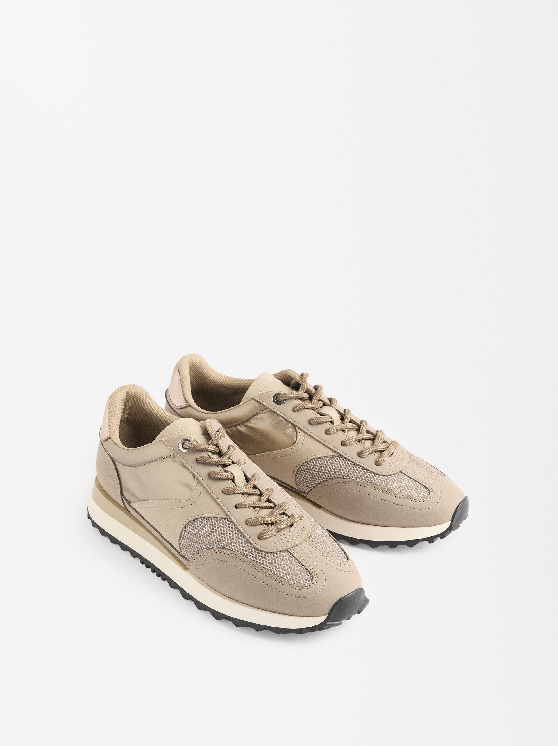 Running trainers with mesh image number 2.0