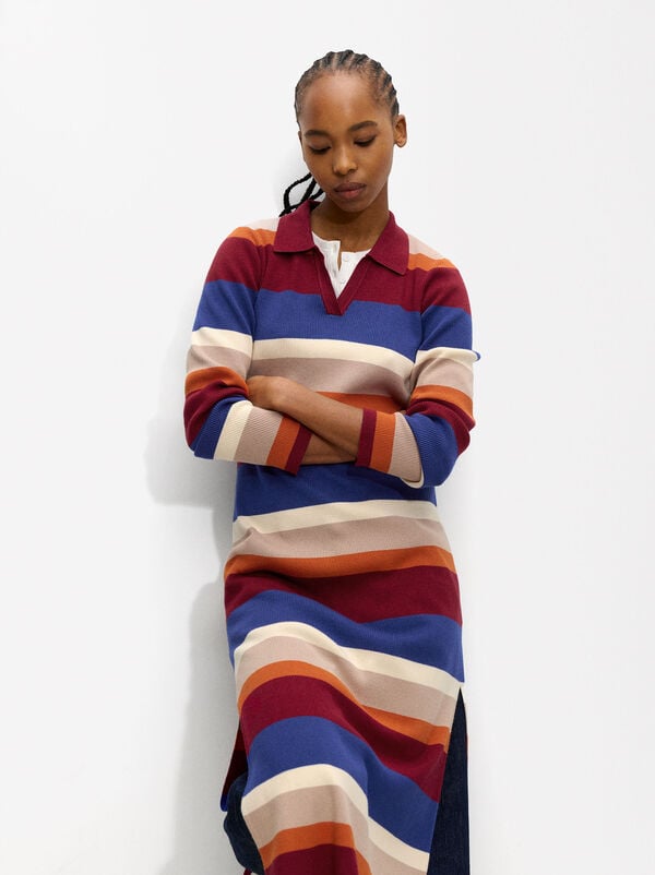 Midi-Strickkleid mit Streifen