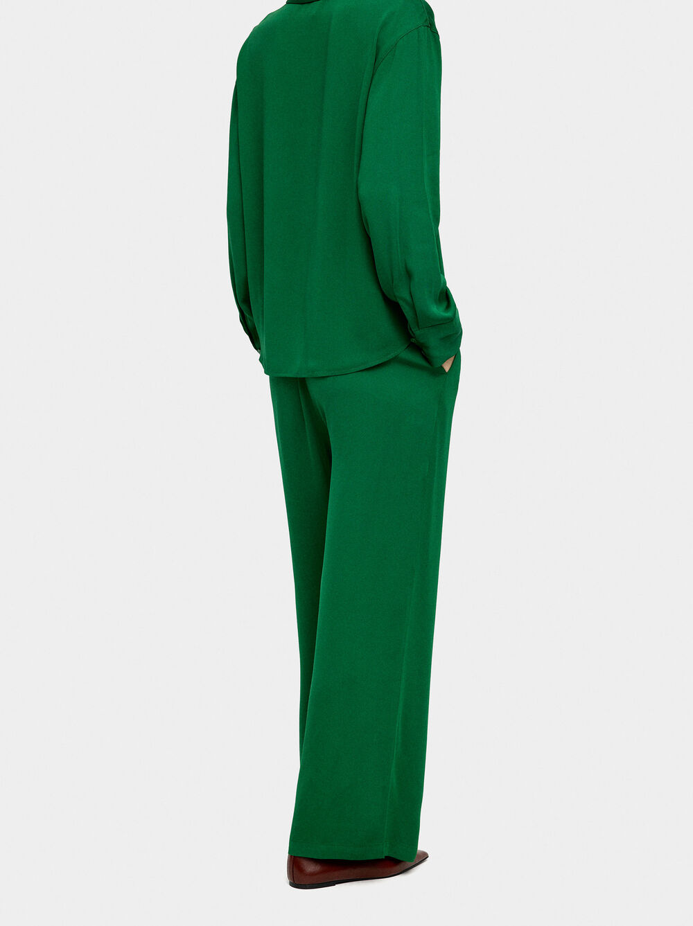 Fließende hose mit elastischer Taille