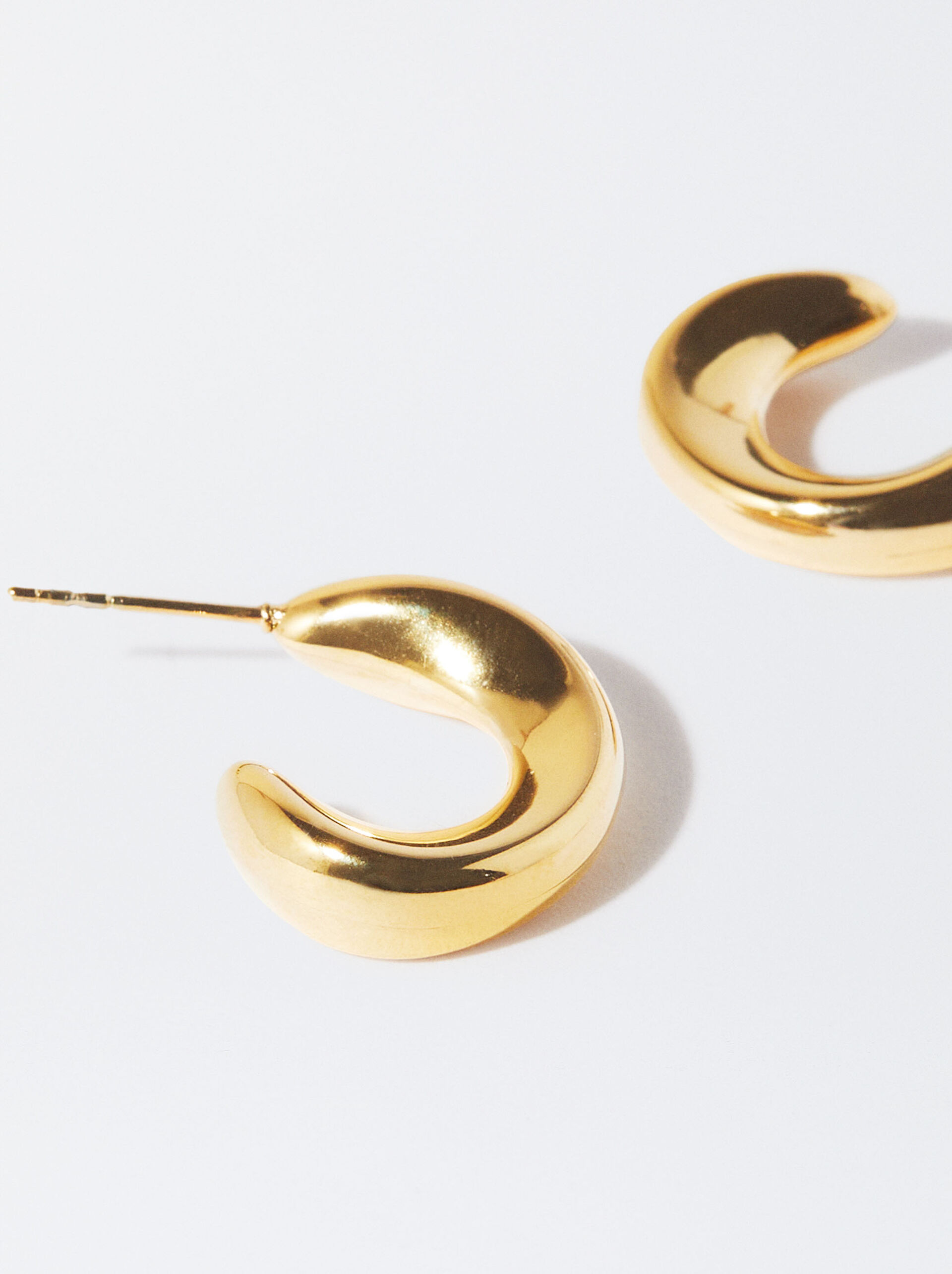 Stainless Steel Golden Hoop Earrings image number 2.0
