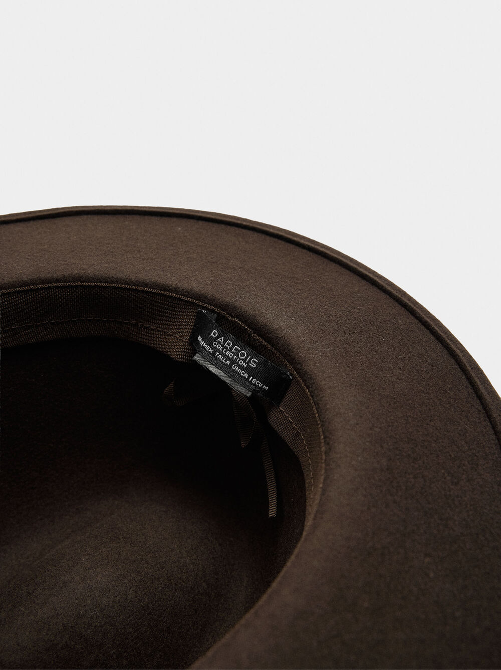 Hat with wool and leather belt