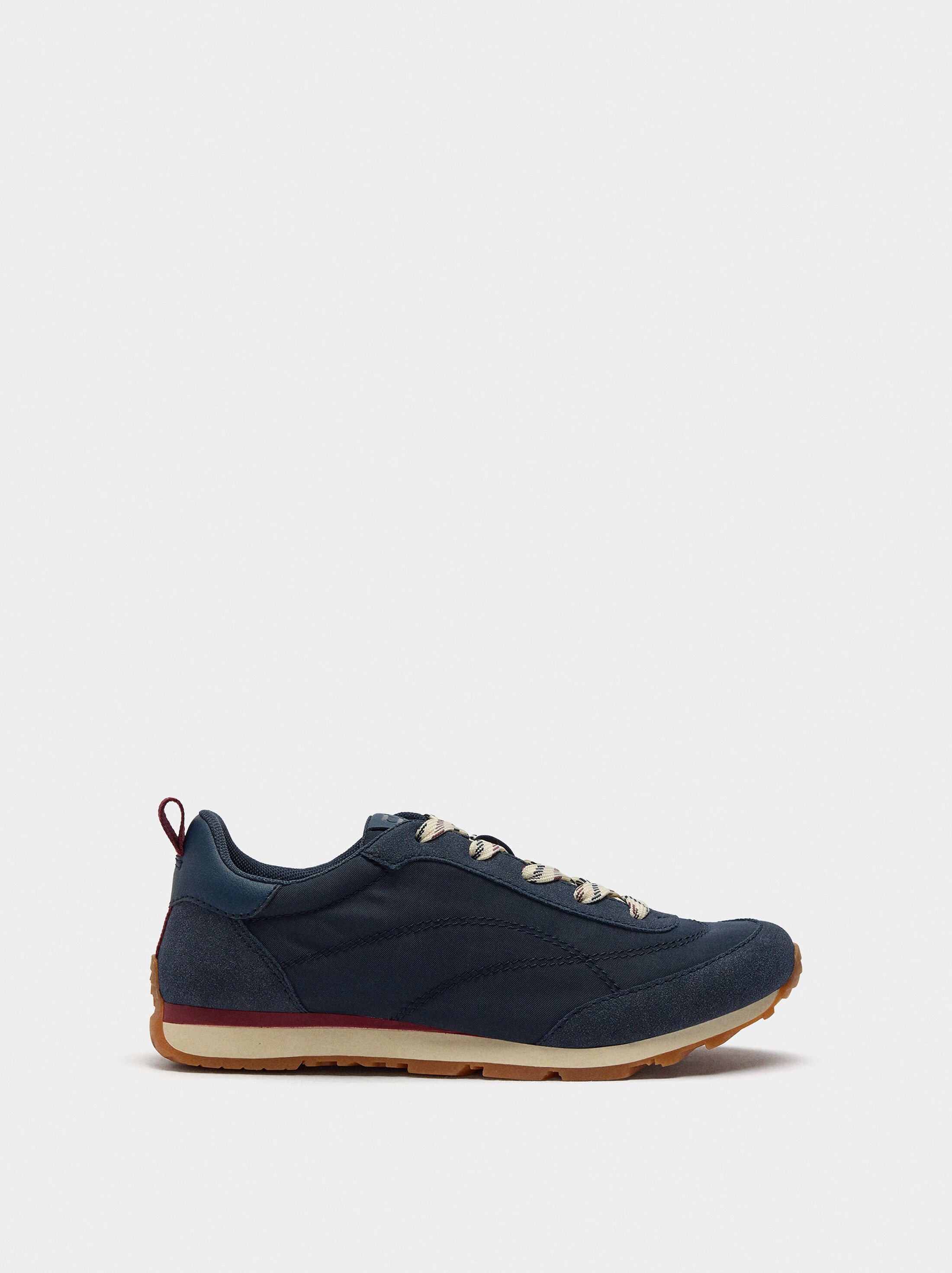 Contrast sneakers image number 2.0