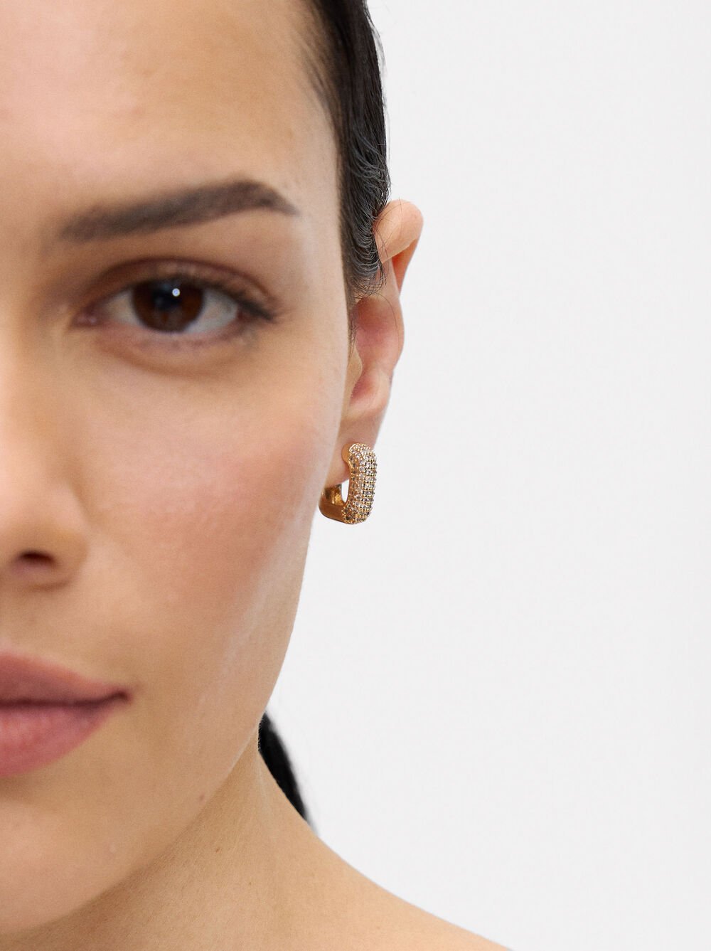 Single pavé square hoop earring with zirconia 