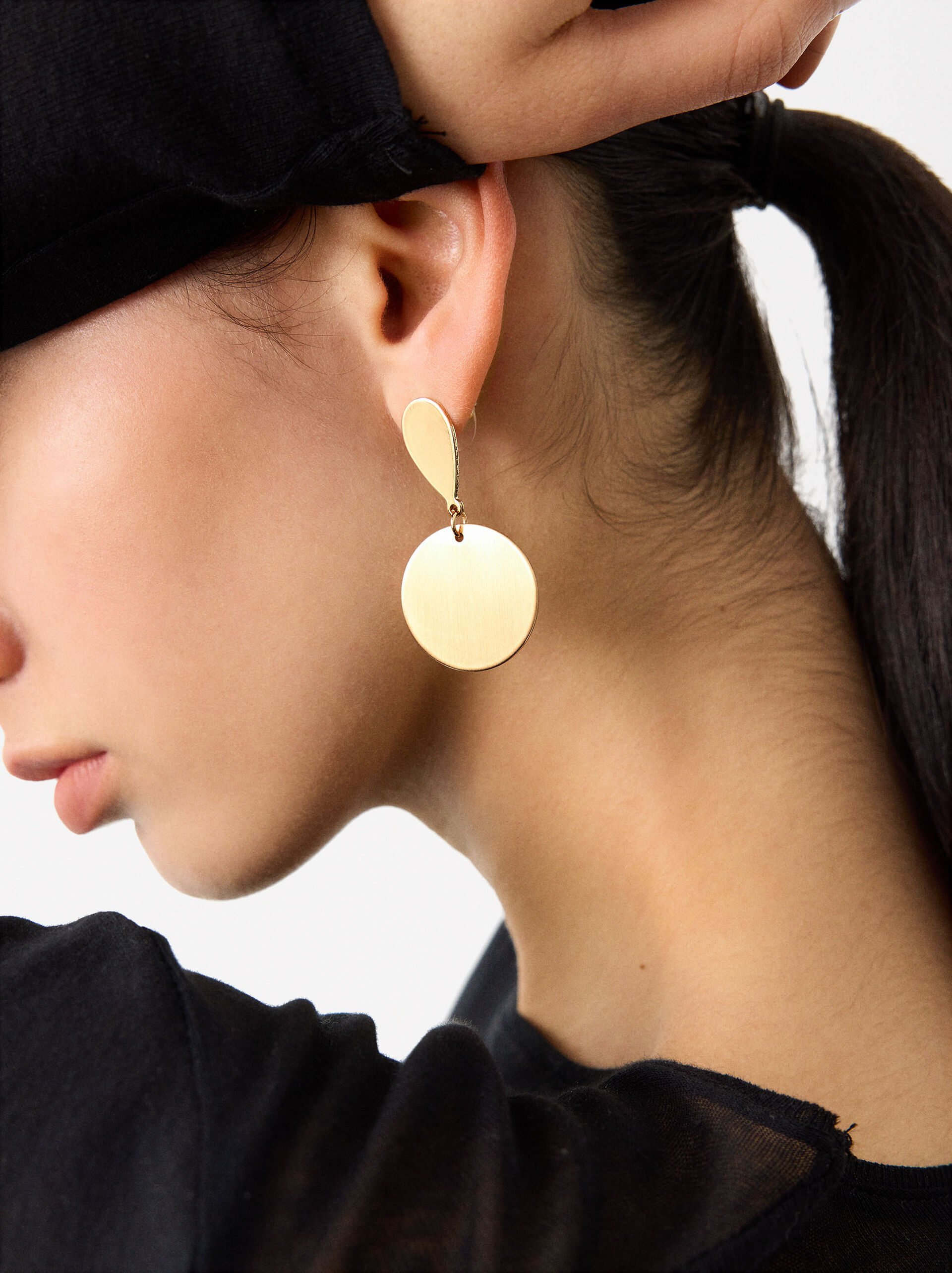 Gold Circle Earrings image number 1.0