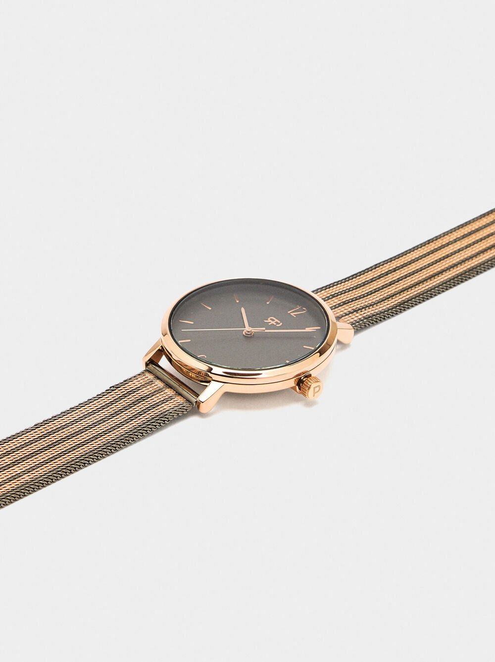 Watch with bicolor metal mesh